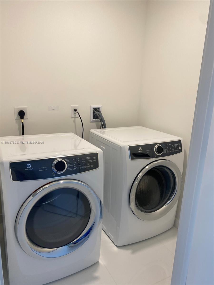 851 NE 1st Ave #4906, Miami FL 33132