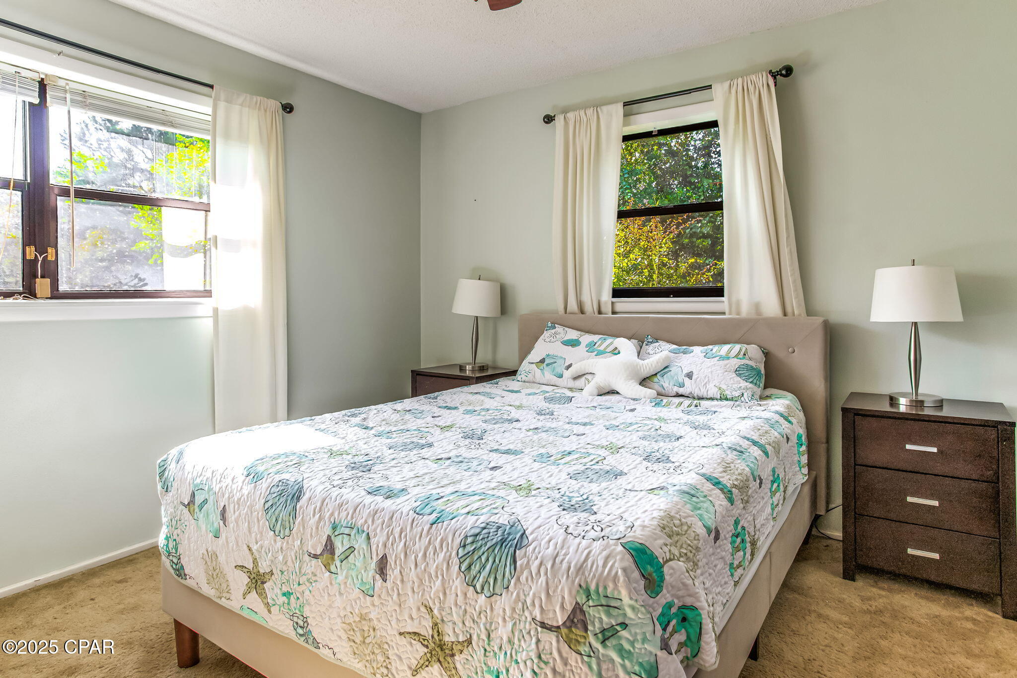 Ycfg2qefly8m_hpes6gshw2rluw_l29dg3izu_cgd U