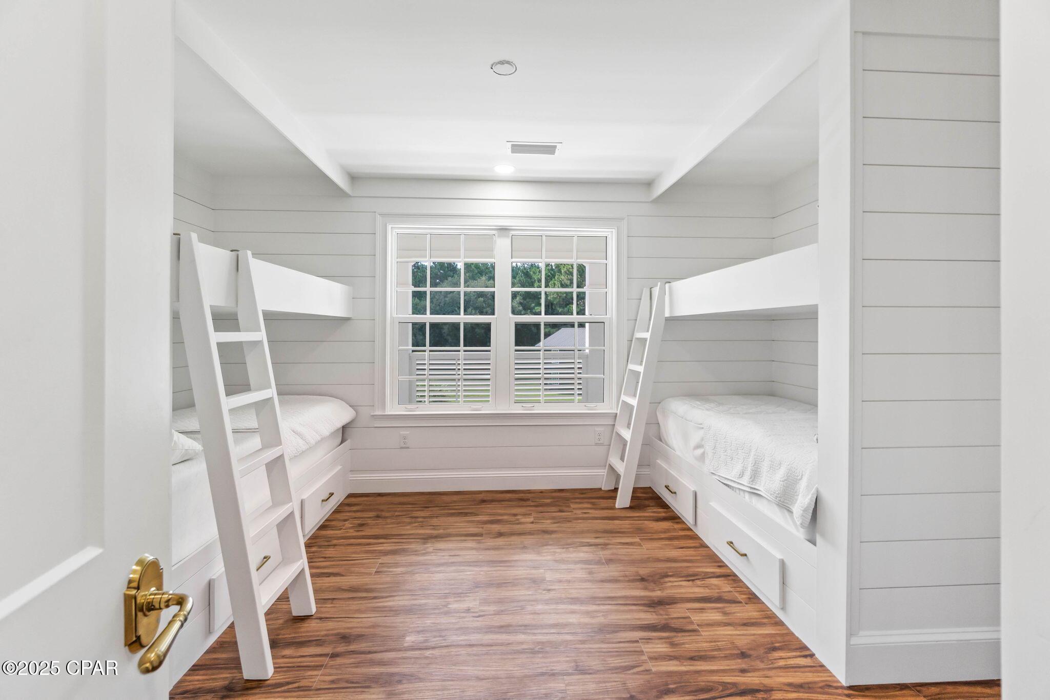 Image 25 For 630 Hutchison Road