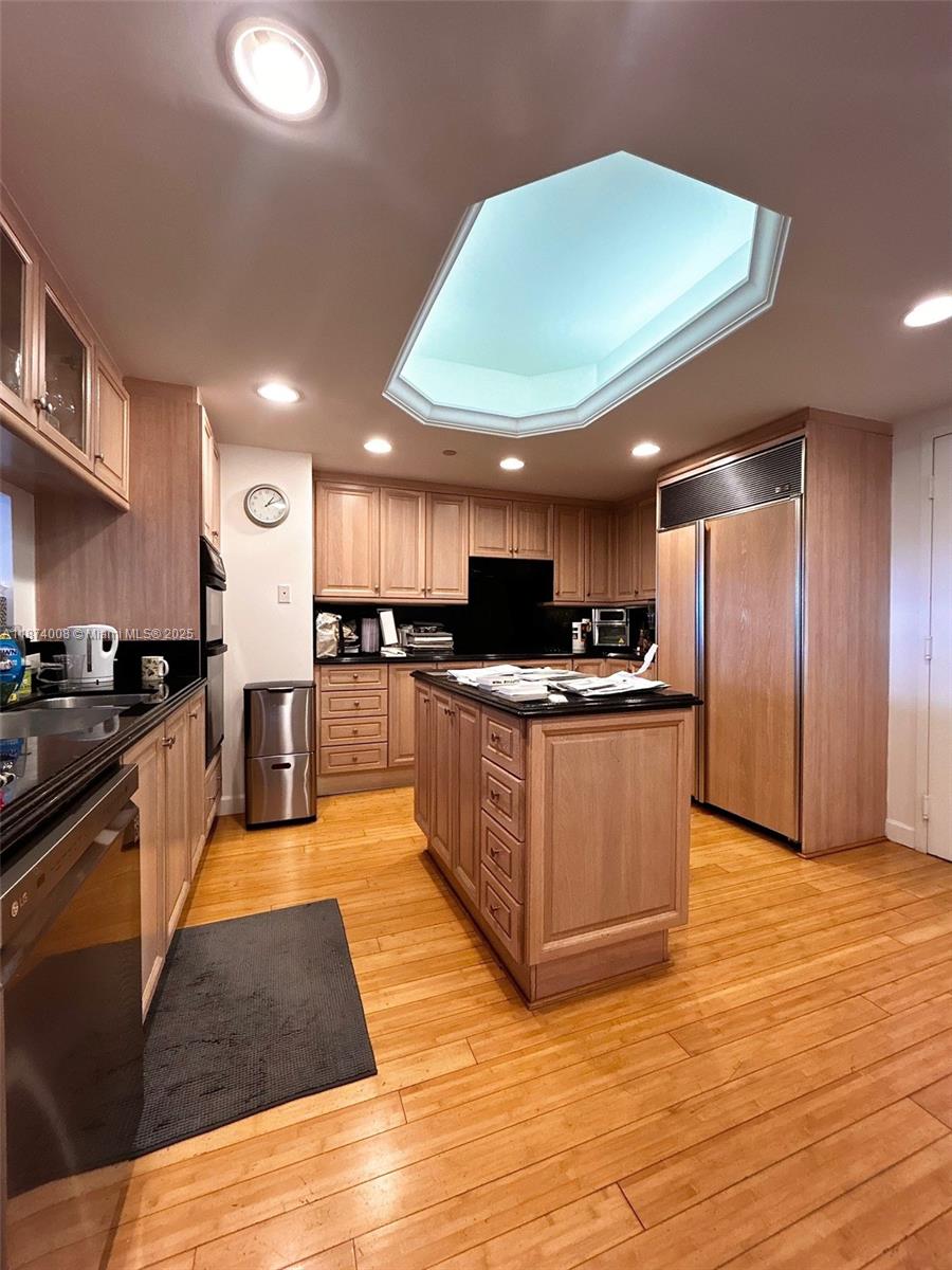 Condo for Rent in Surfside, FL