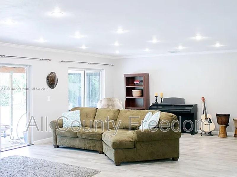 Property photo # 2