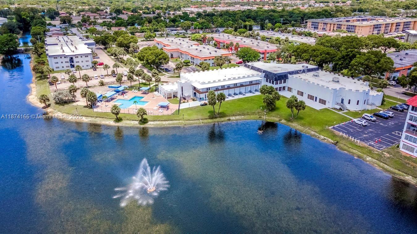 Castle Apartments 11 Cond