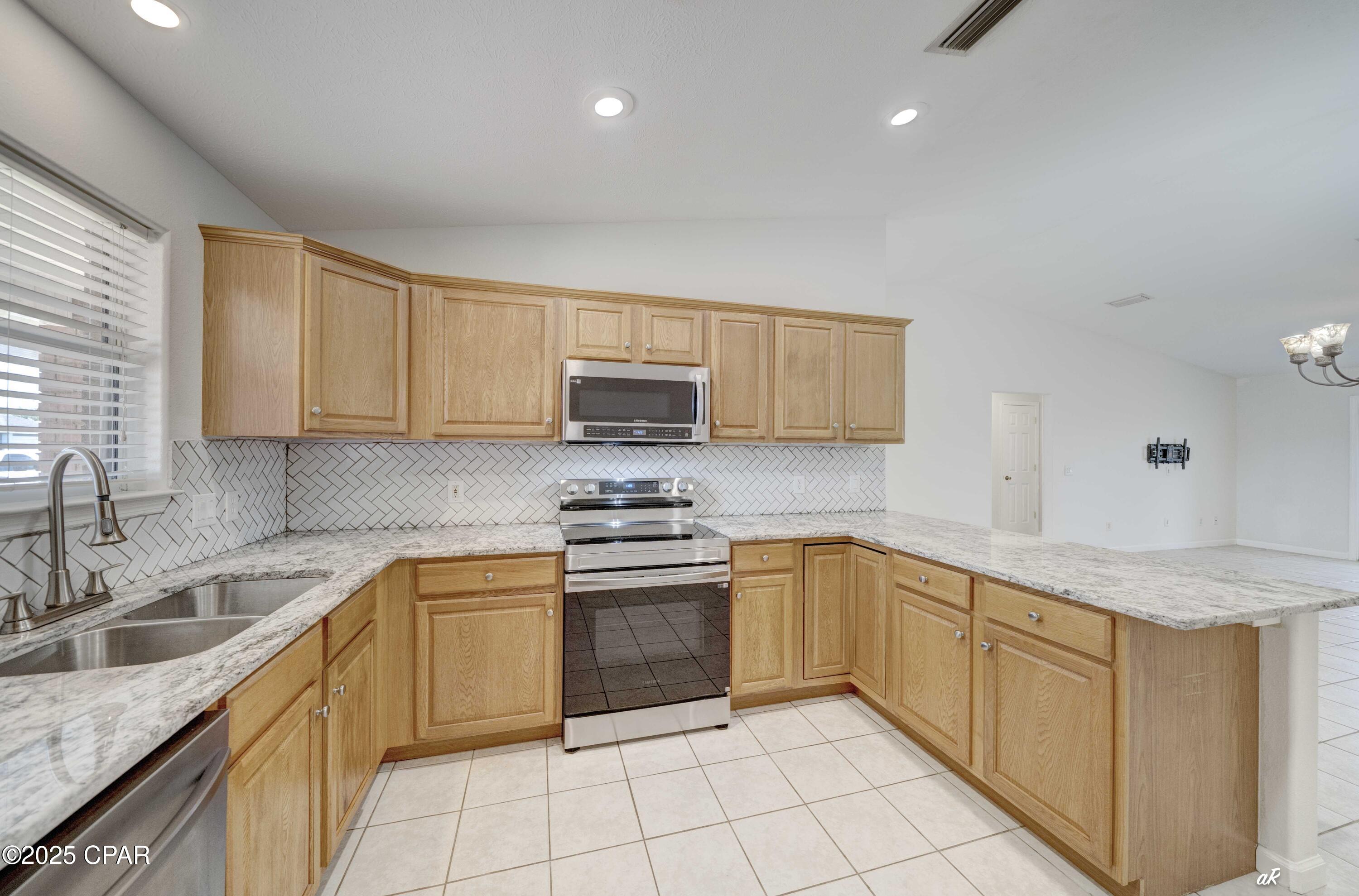 Image 12 For 5421 Nicole Boulevard