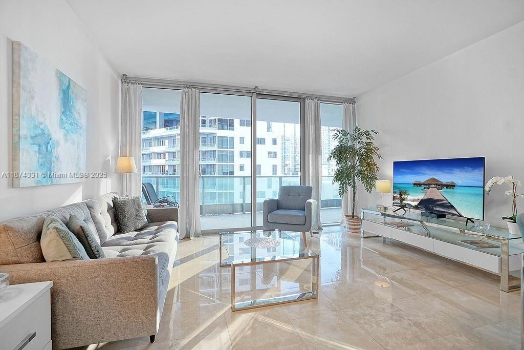 1331 Brickell Bay Dr #906, Miami FL 33131