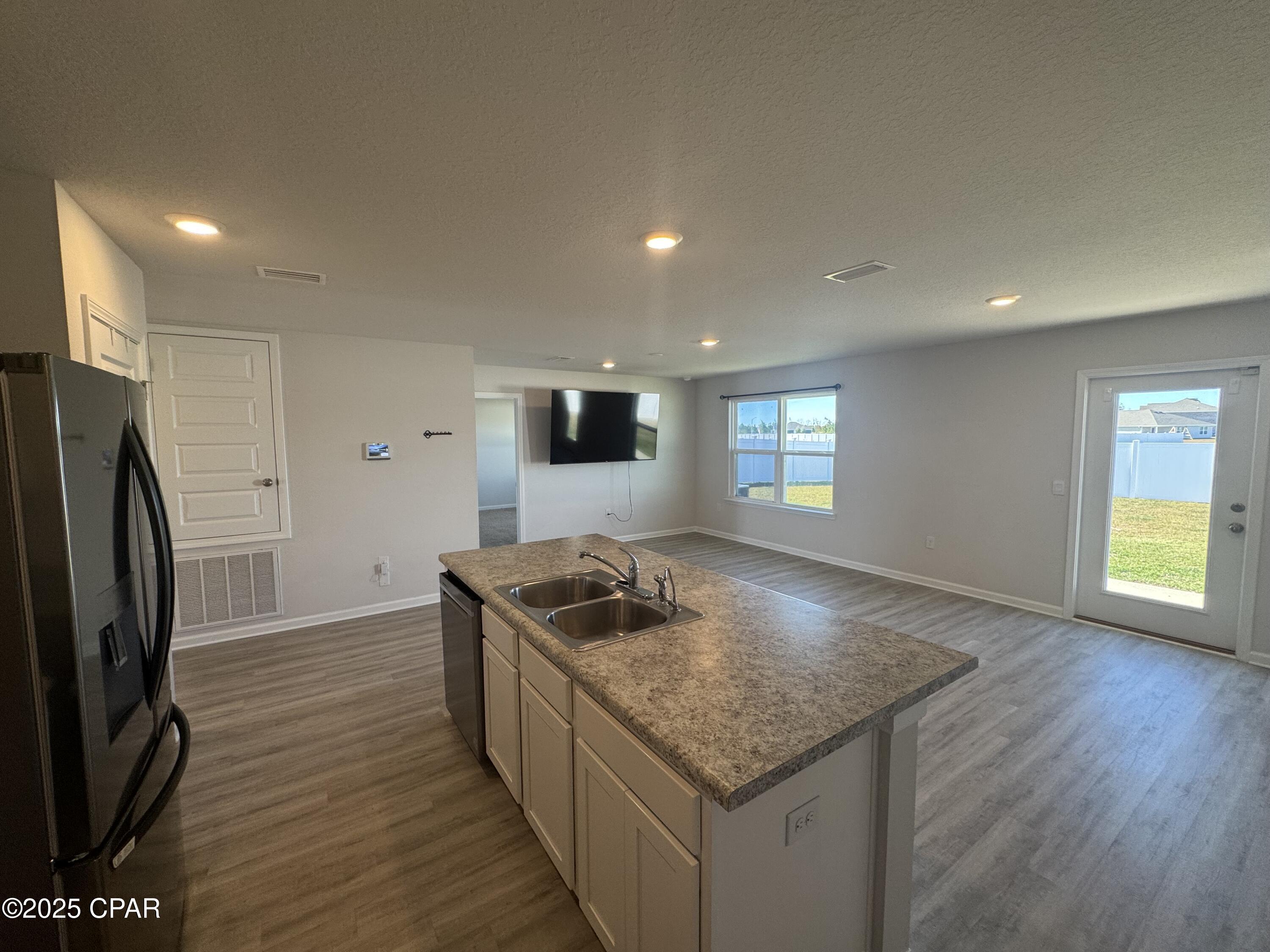 Dvqr0iawqld_argtqydivlnahnam714ztfrj5yipliq