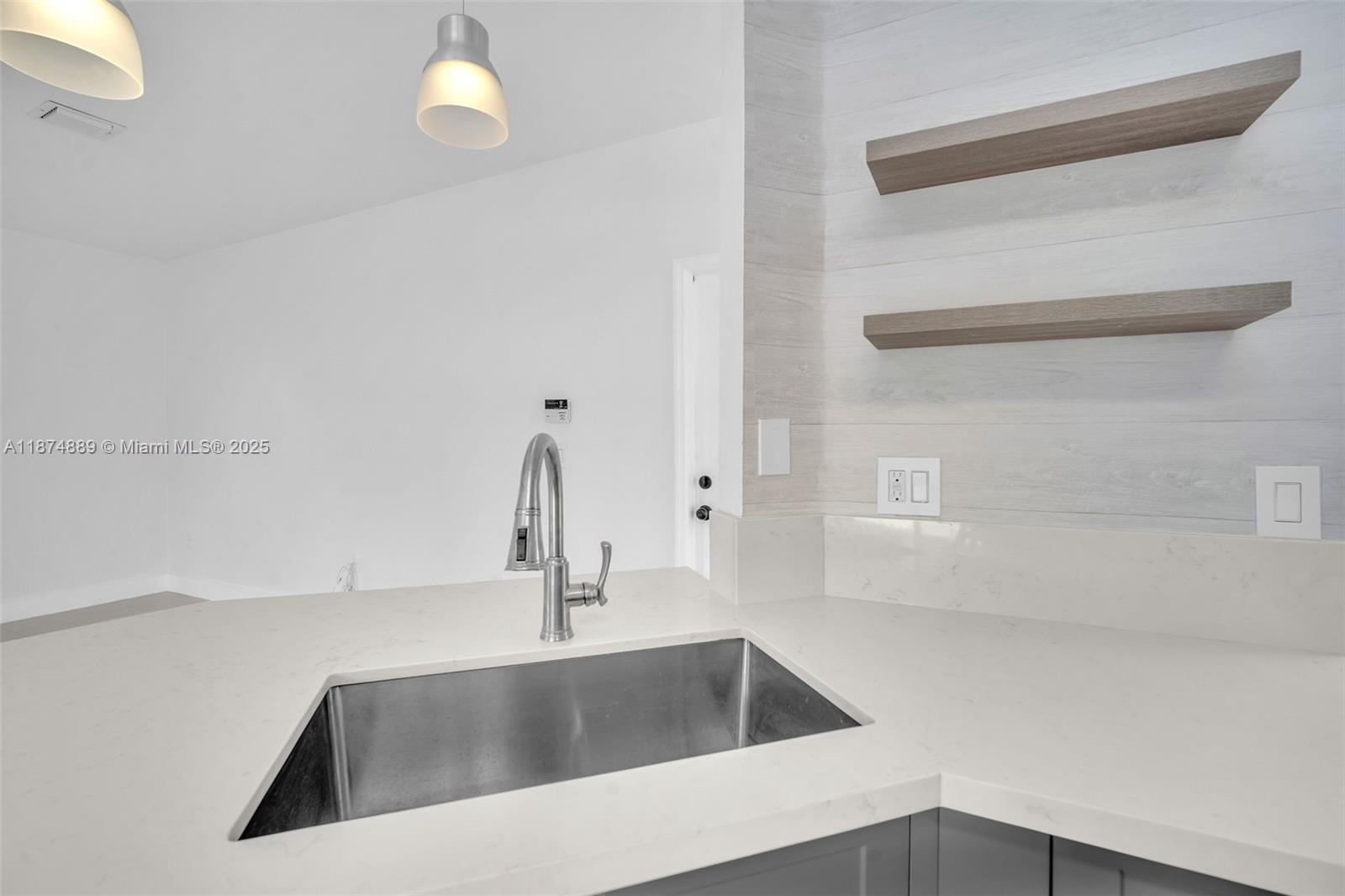 Property photo # 6