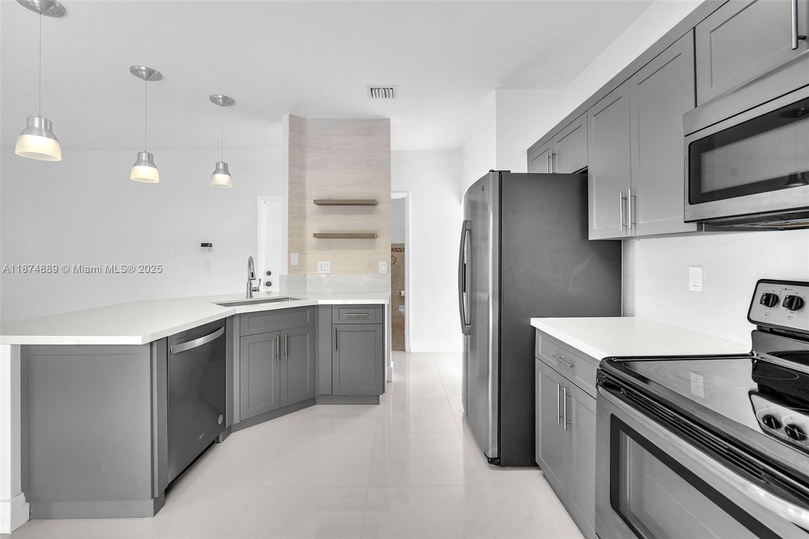 Property photo # 3