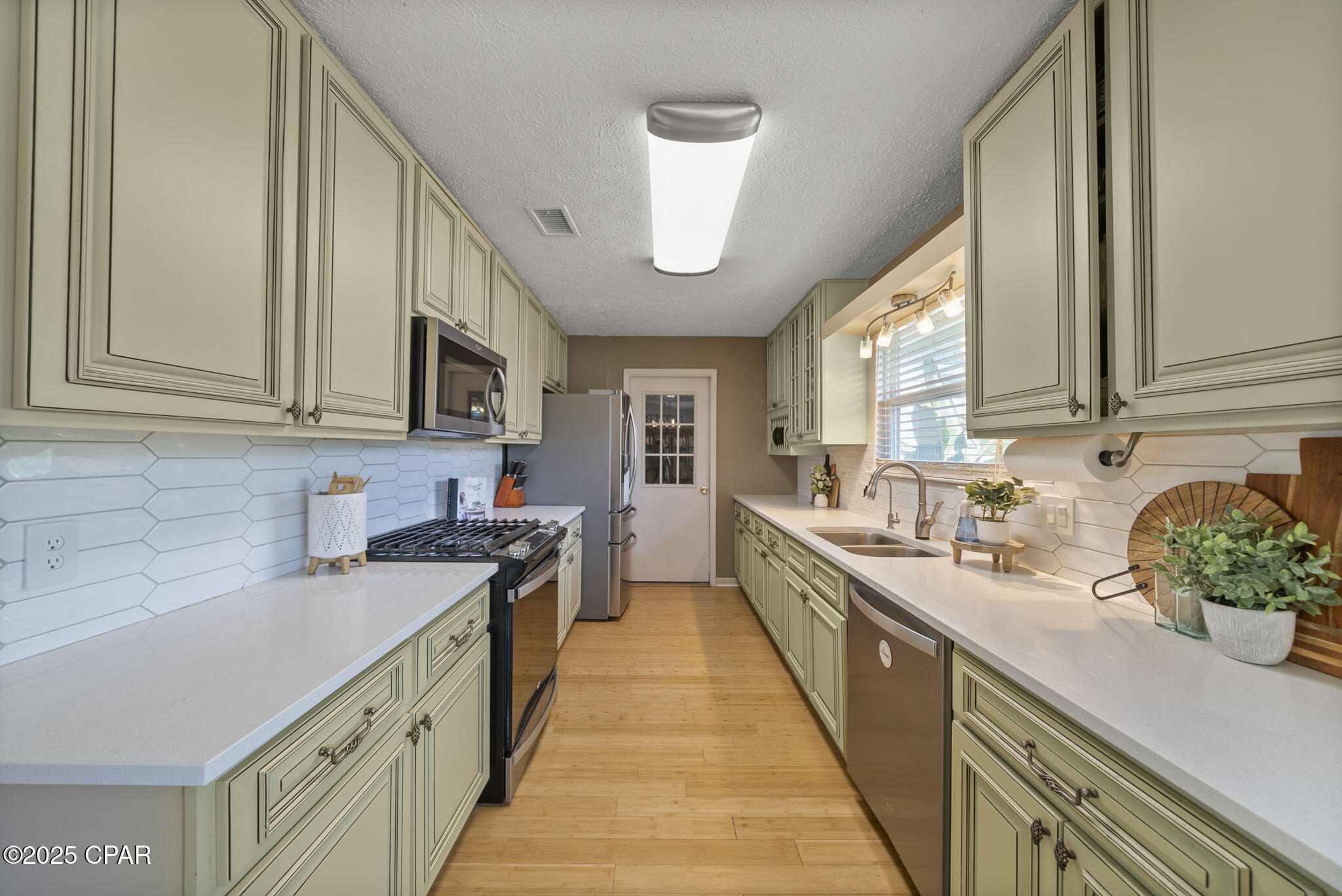 Oy5ey87qsvmlhyena_wy0k4 _sowdgzk2u1ihwn9zls