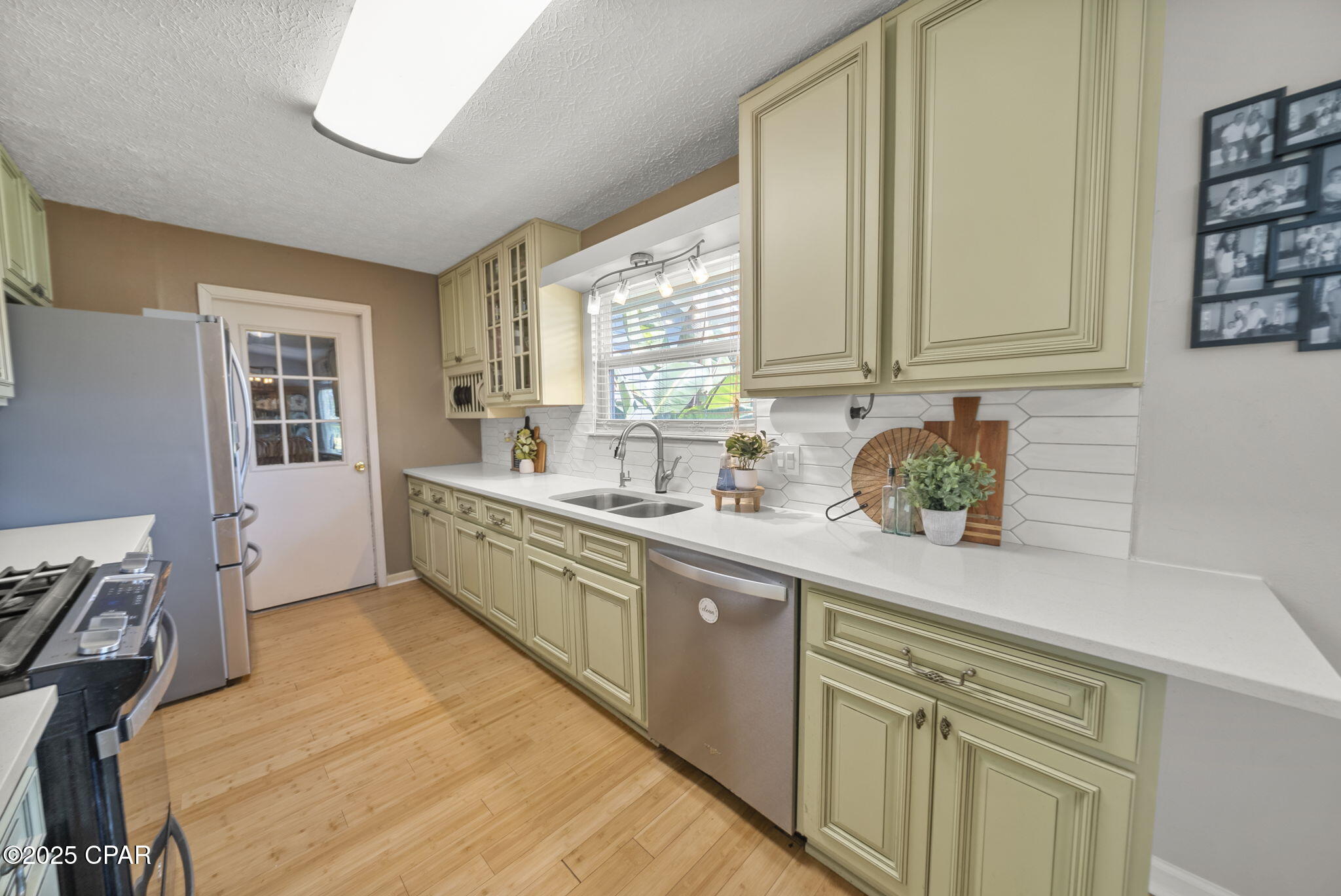 1e6hnbg9uc1d5ocre5irju6ccr4qt9erbpdvkusg_zg