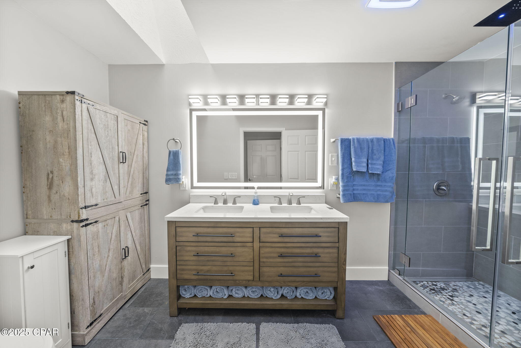 U Fypjjtr1qnjfgdvrpa8f5mhqvyhkslymmnwwgvzvs