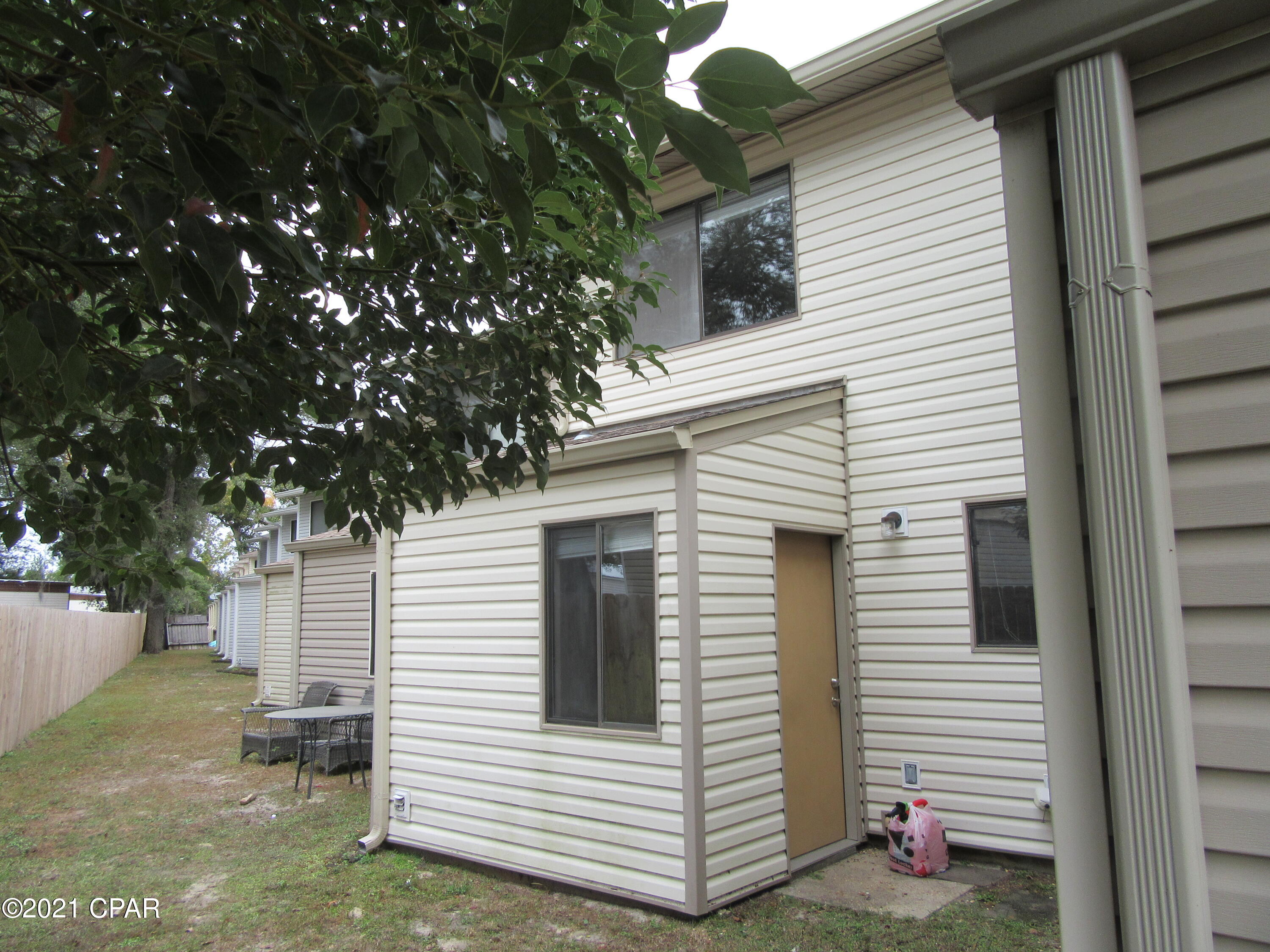 Image 3 For 832 West Street