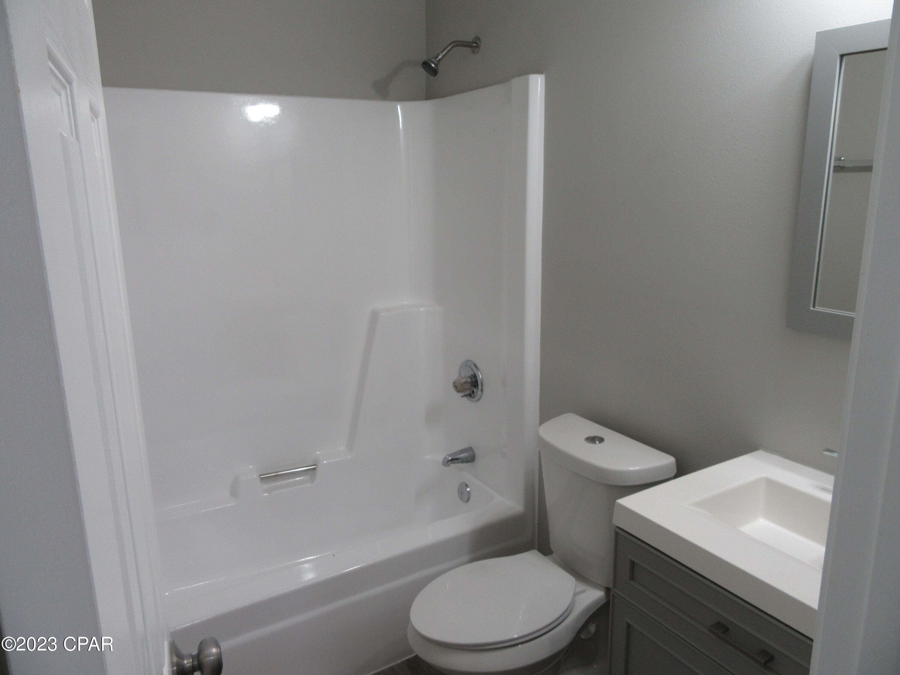 Image 12 For 1300 Grace Avenue D