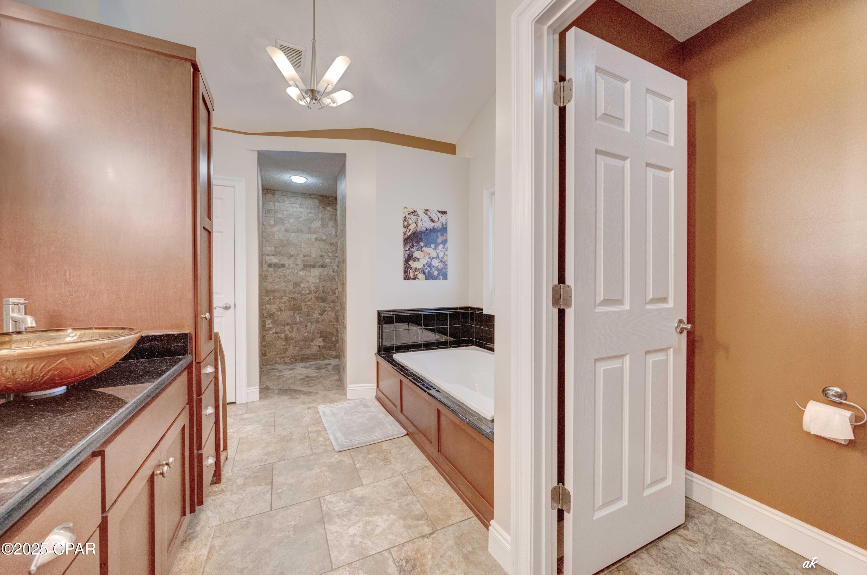 Eq0avoxpmurxnh17jlrckpy4iyp5adolr0dvklz99xk