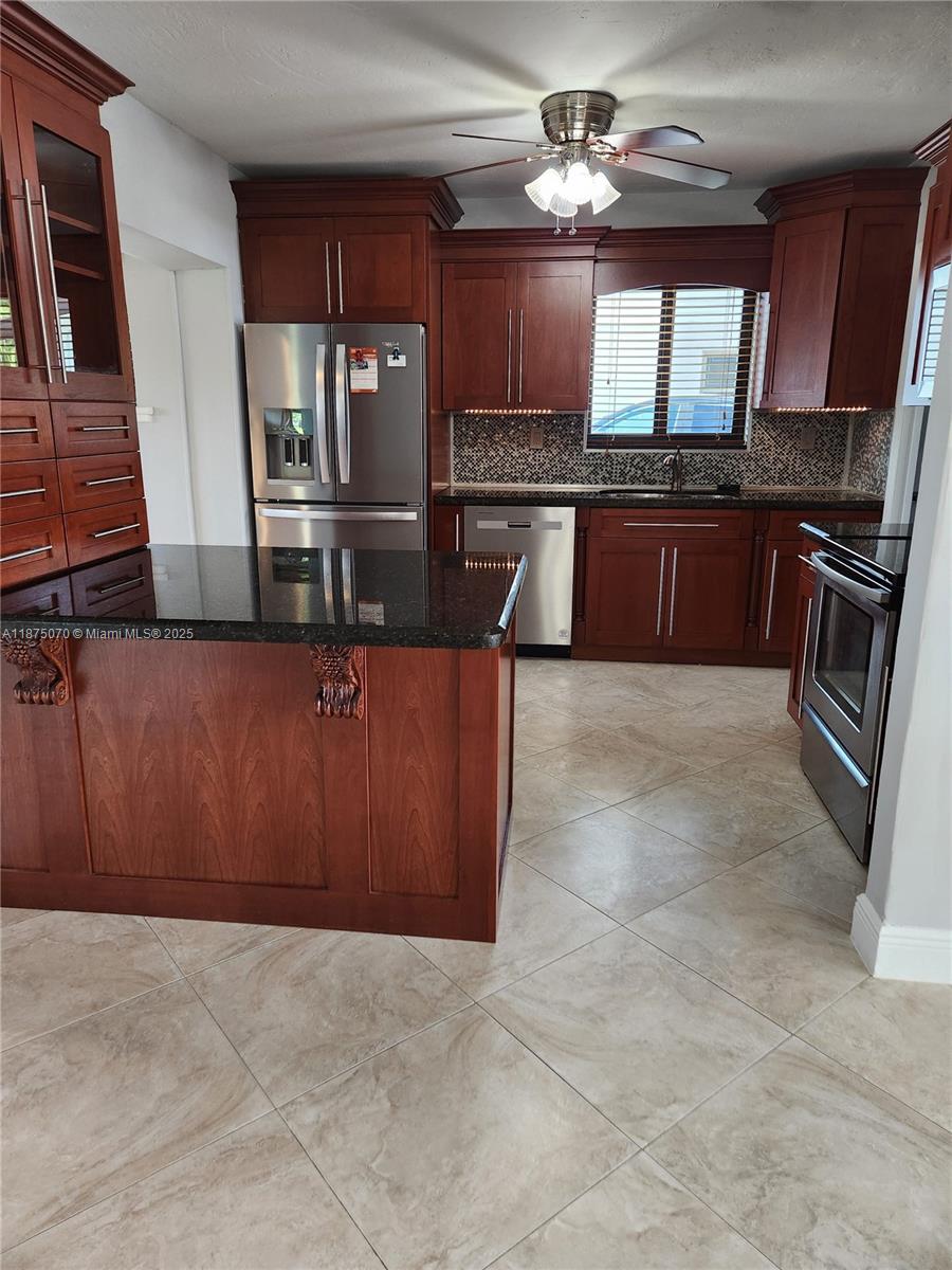 Property photo # 9