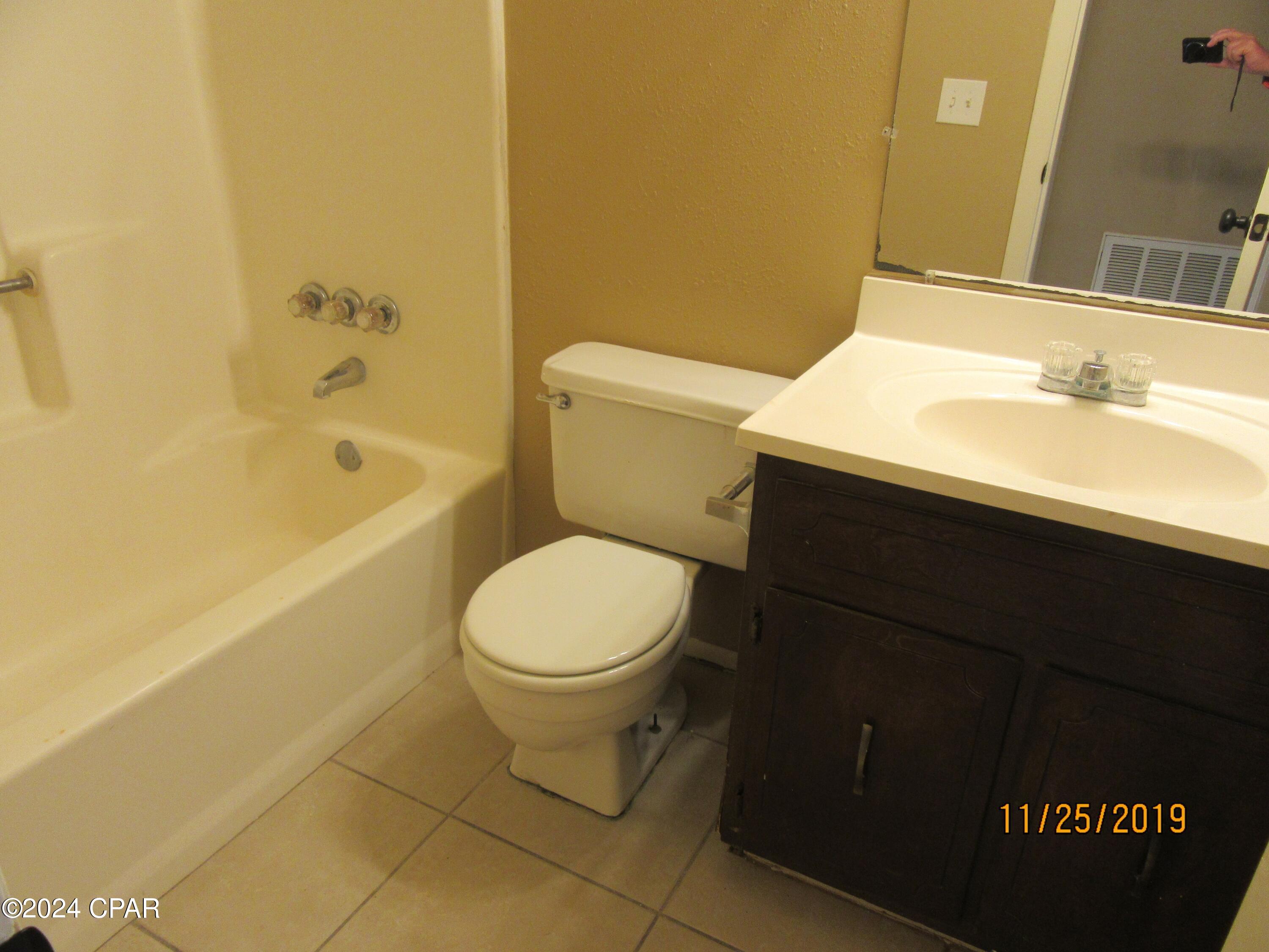 Image 14 For 1104 19th Court F