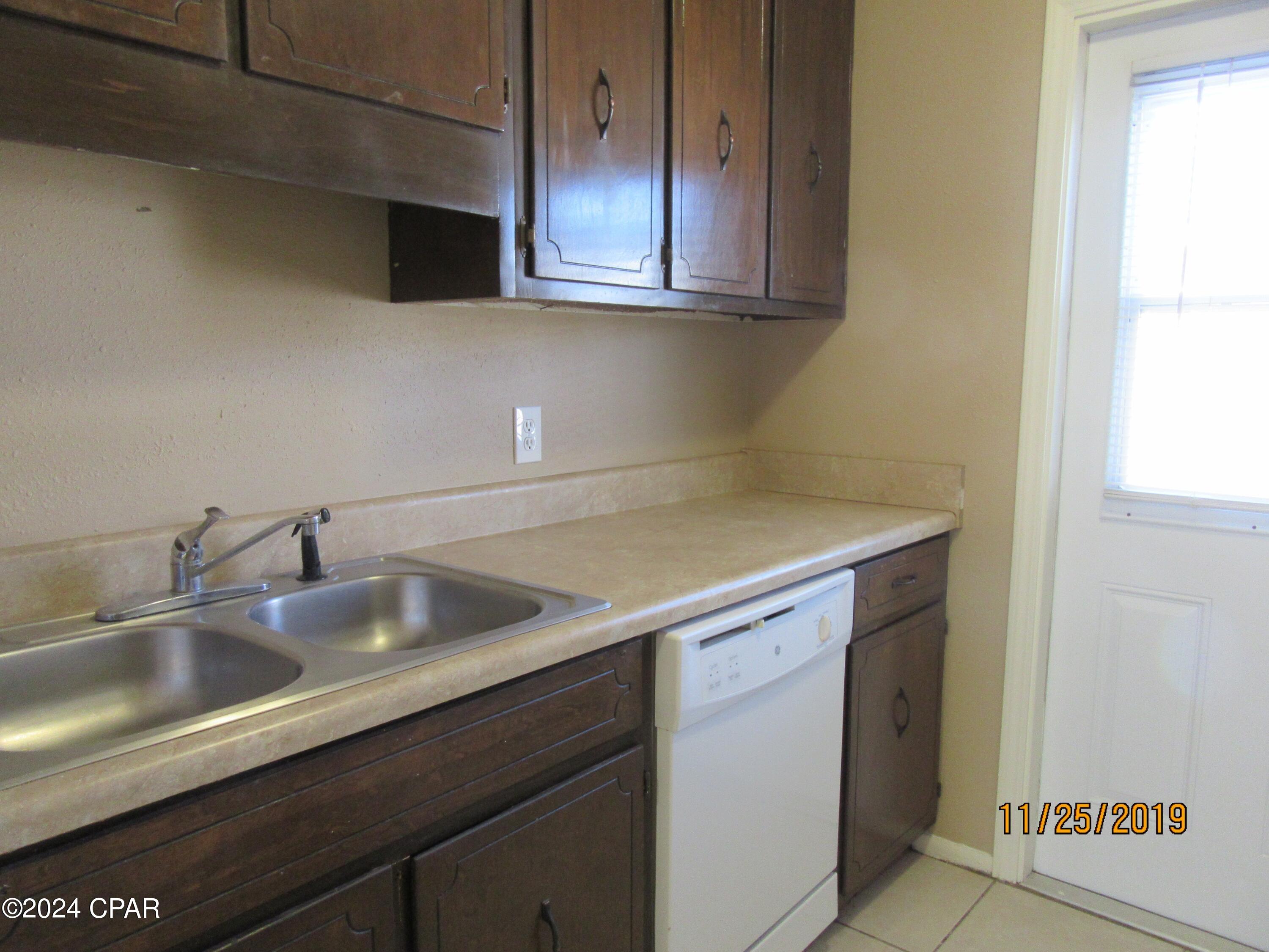 Image 6 For 1104 19th Court F