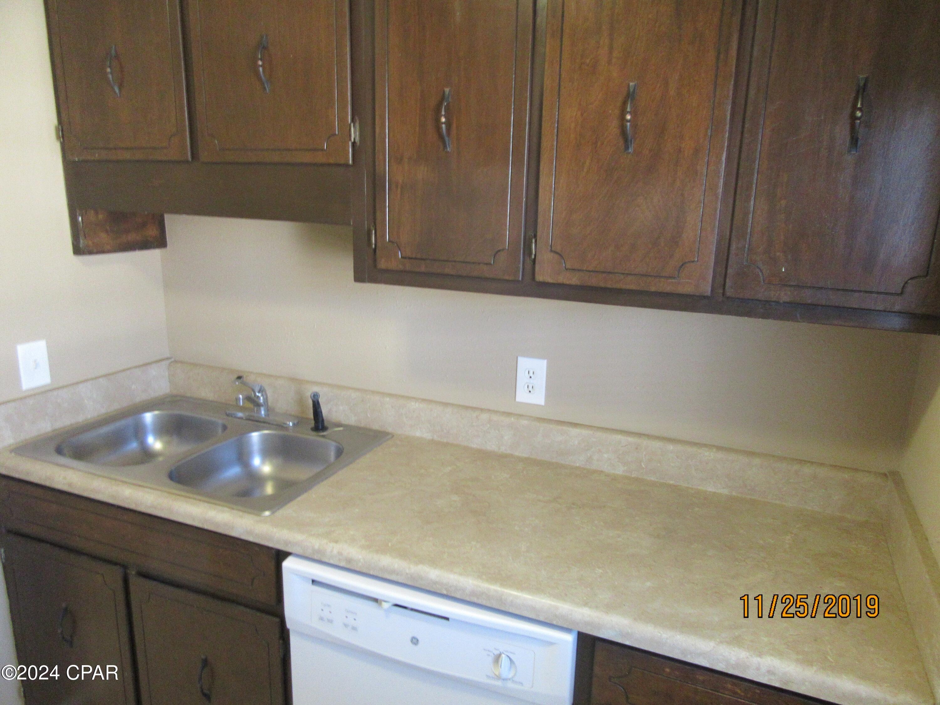 Image 9 For 1104 19th Court F