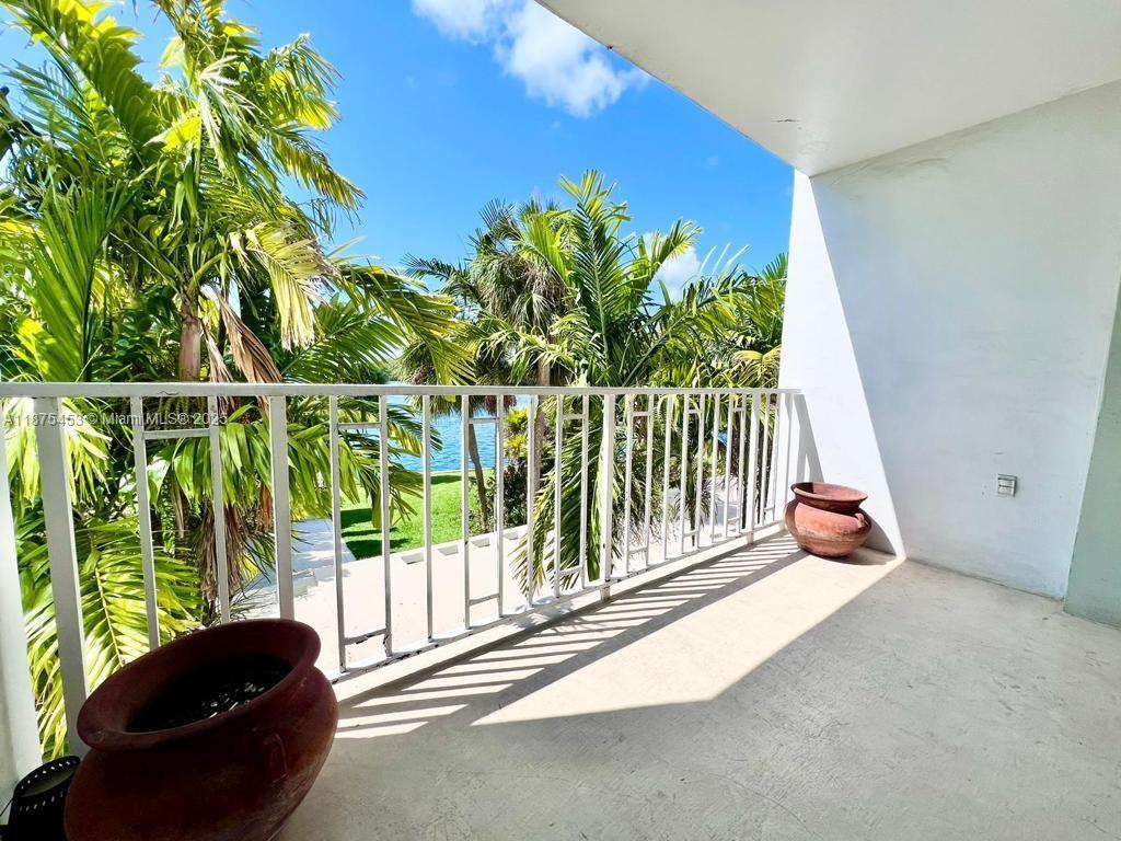 Arlen House West Condo