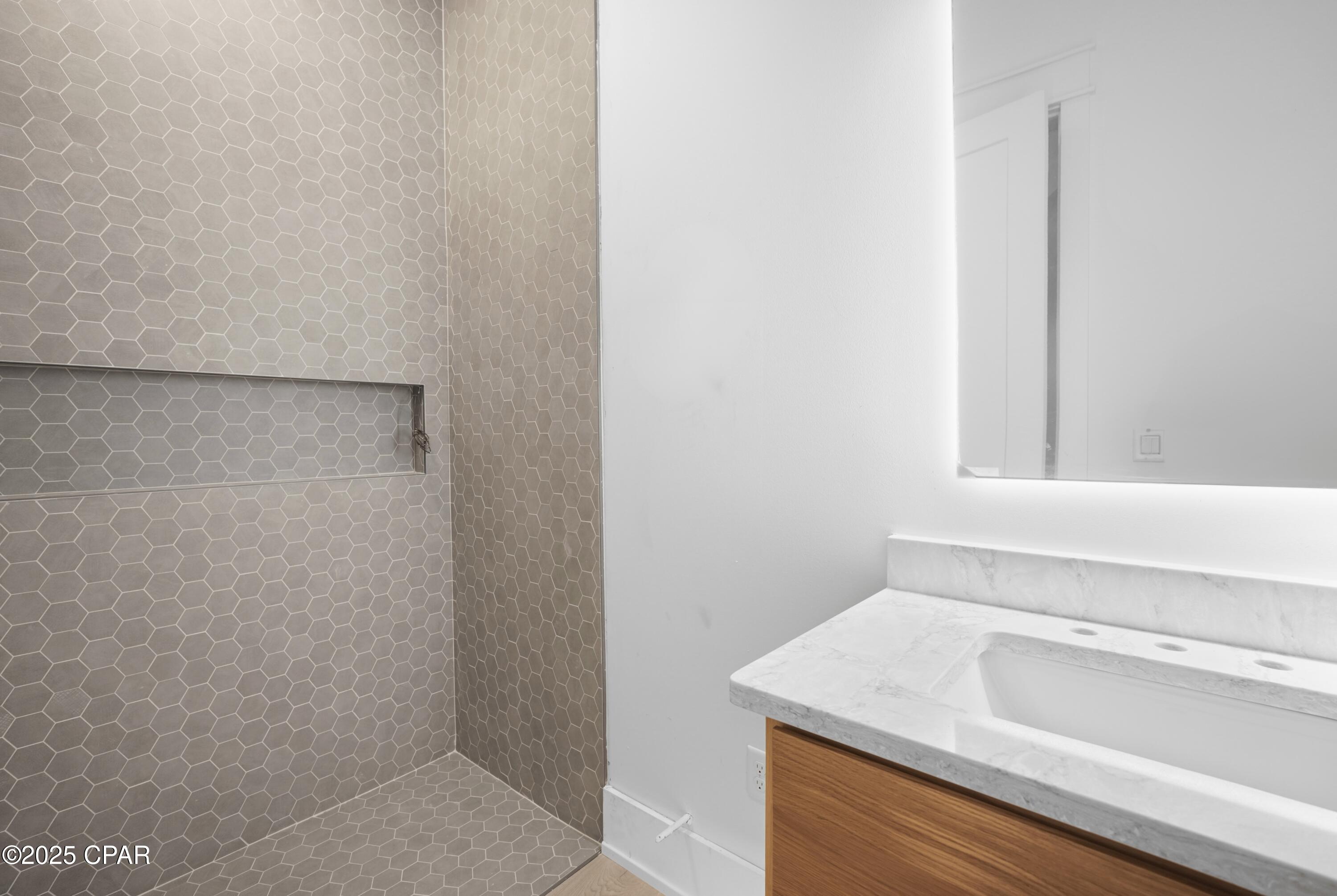 4tvxqd2slsv4npfg86aadeyow79tf4m89 B73c3e1di