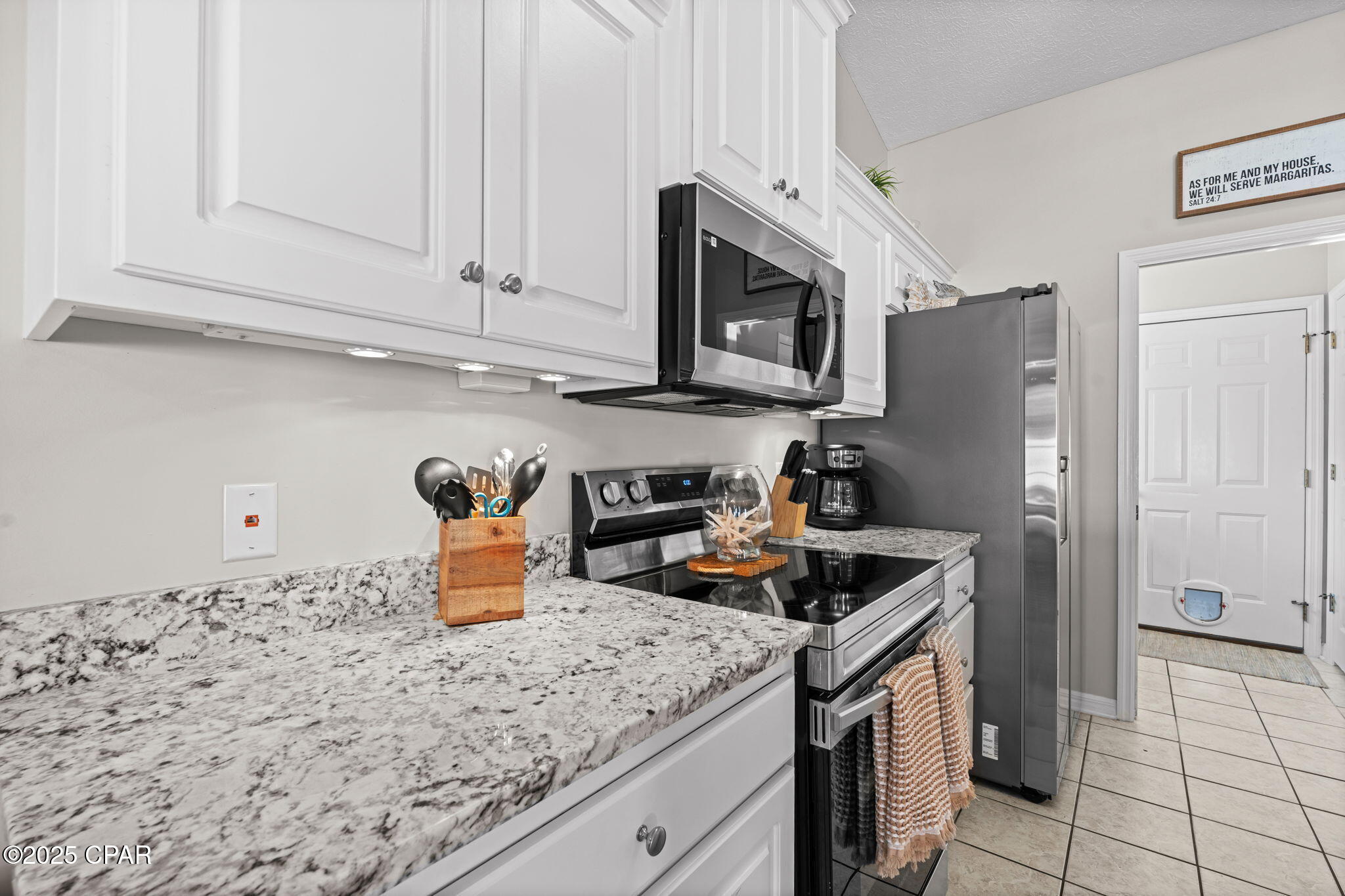 Image 15 For 615 Poinsettia Court