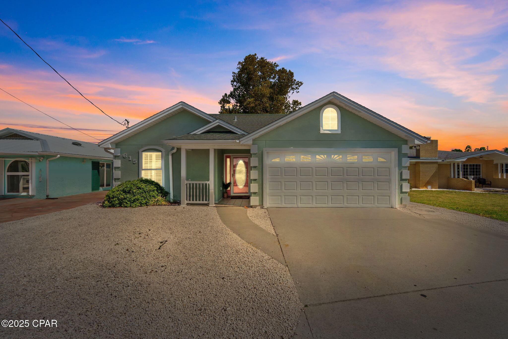 Image 2 For 615 Poinsettia Court