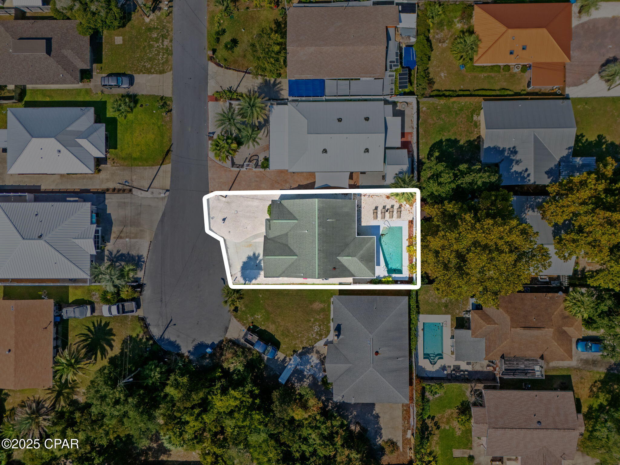 Image 6 For 615 Poinsettia Court