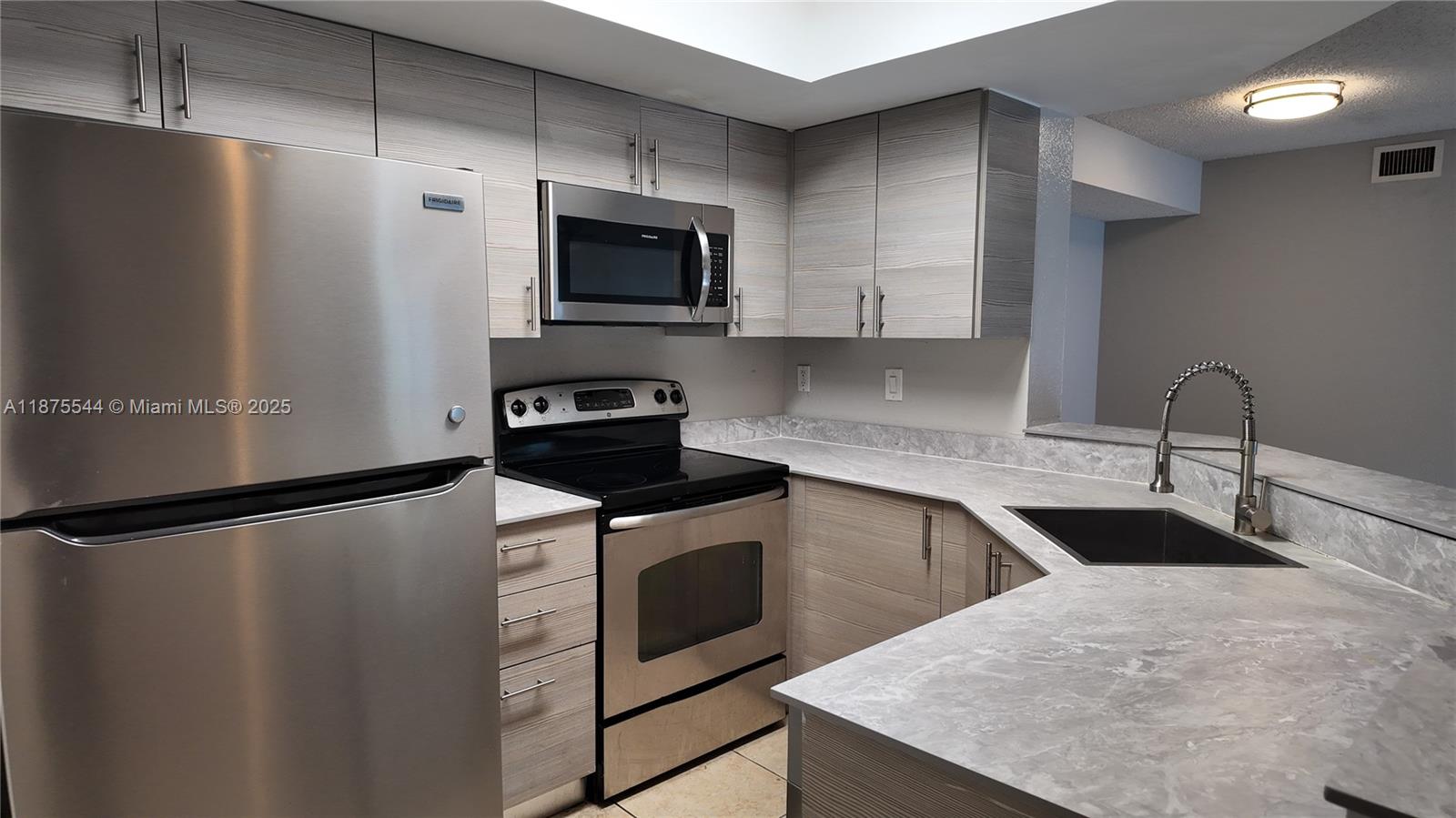 Property photo # 8