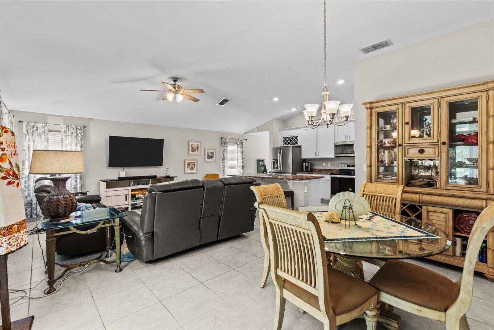 Photo 10 of home located at 5815 NW Pine Trail Circle, Port St Lucie FL