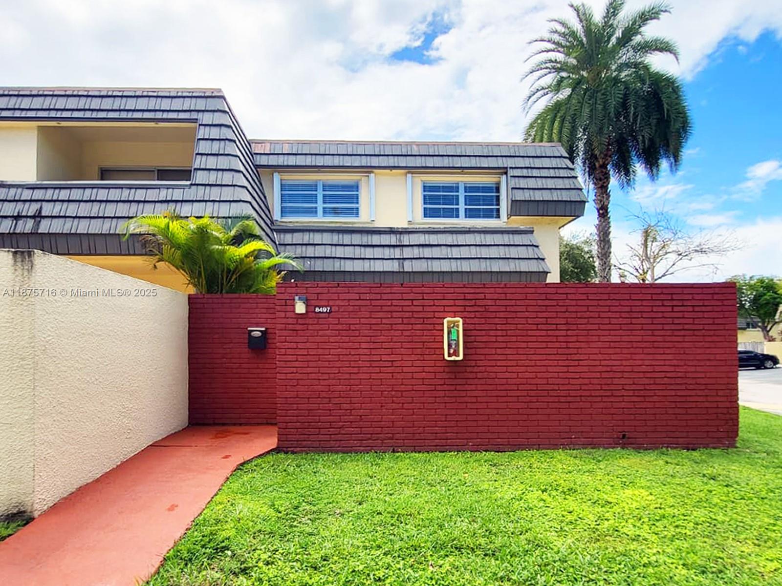 Kendale Lakes Townhouse C