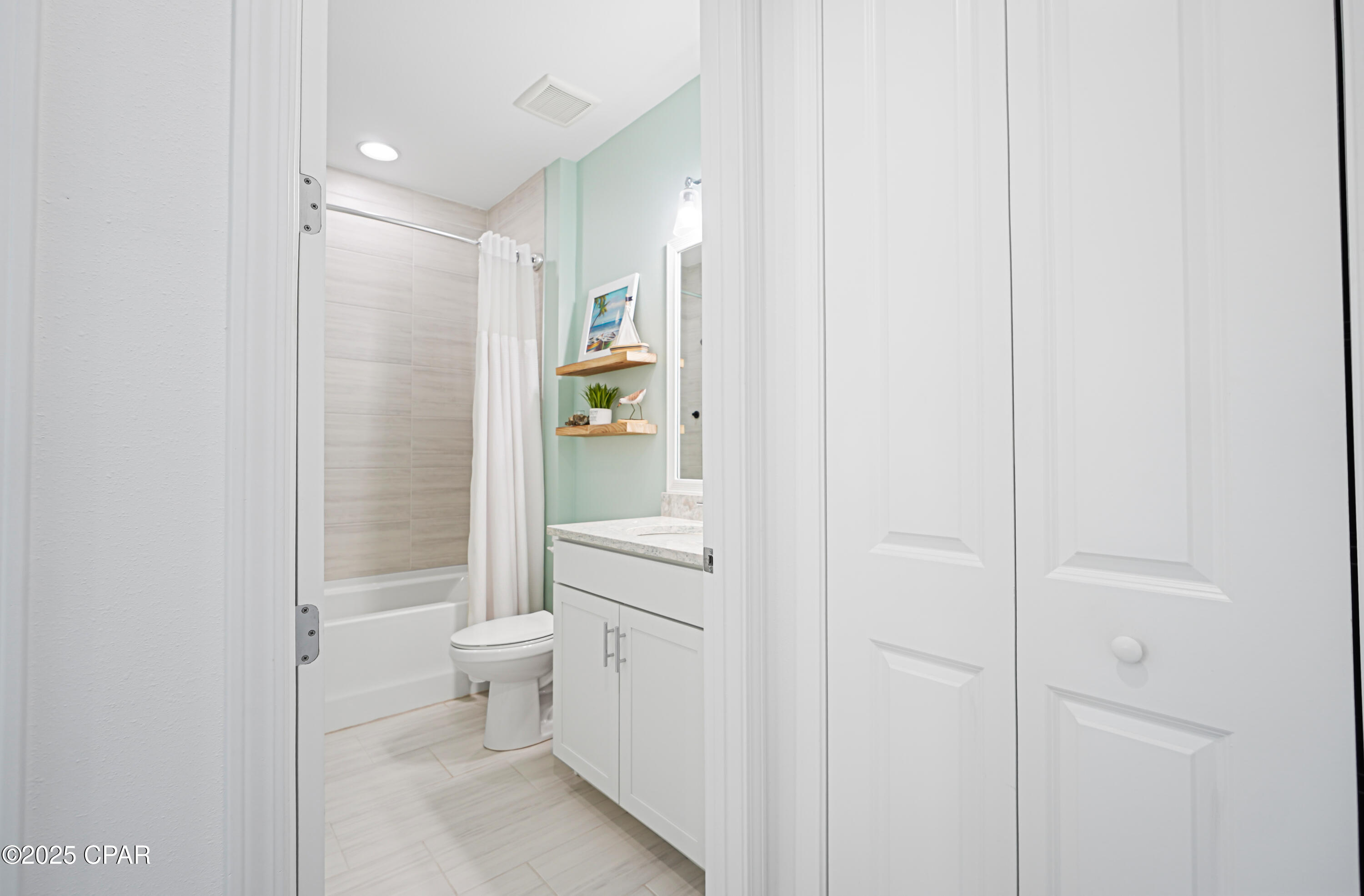 Image 30 For 8341 Fins Up Court