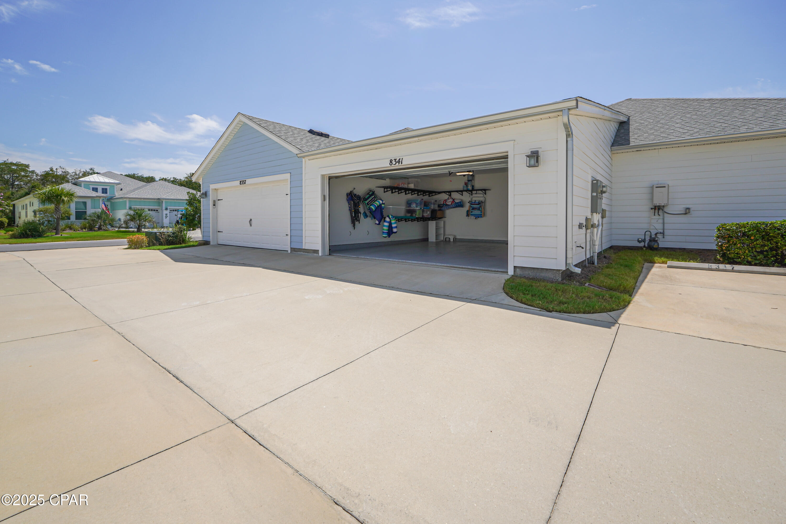 Image 42 For 8341 Fins Up Court