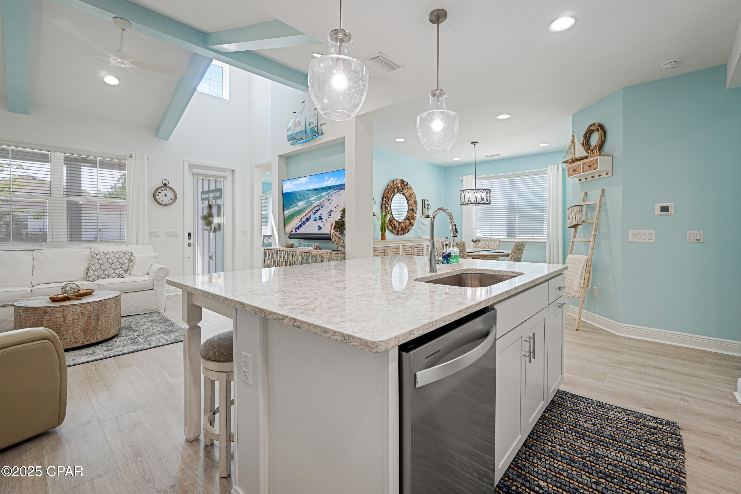 Image 9 For 8341 Fins Up Court