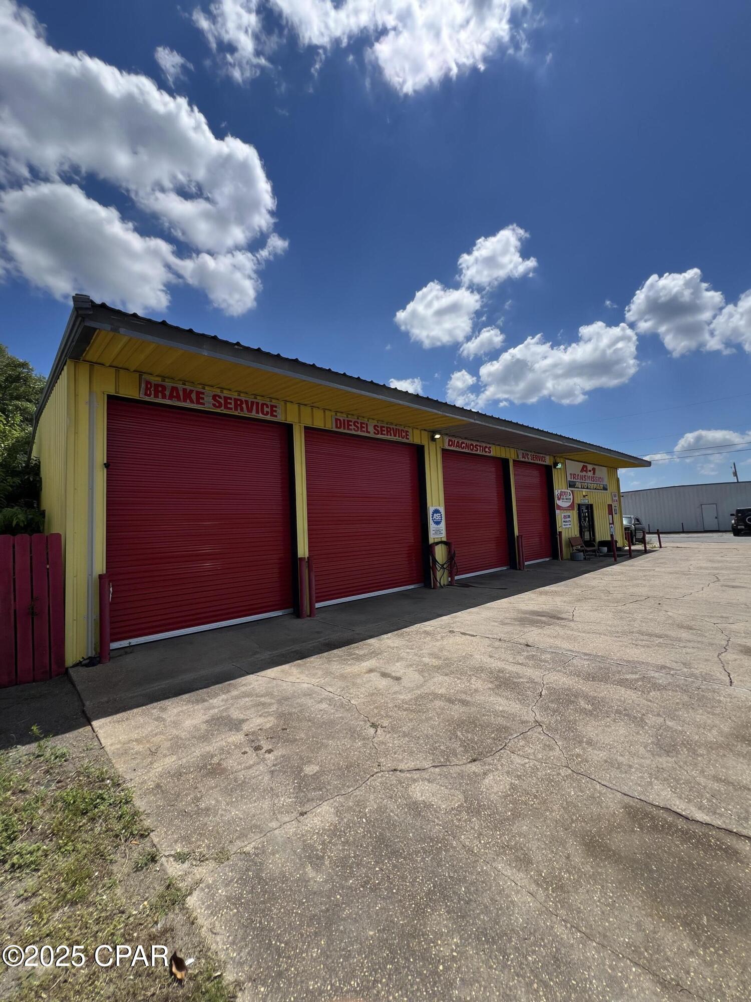 Image 2 For 1900 East Avenue