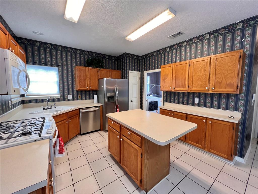 2153 Sutherland Place