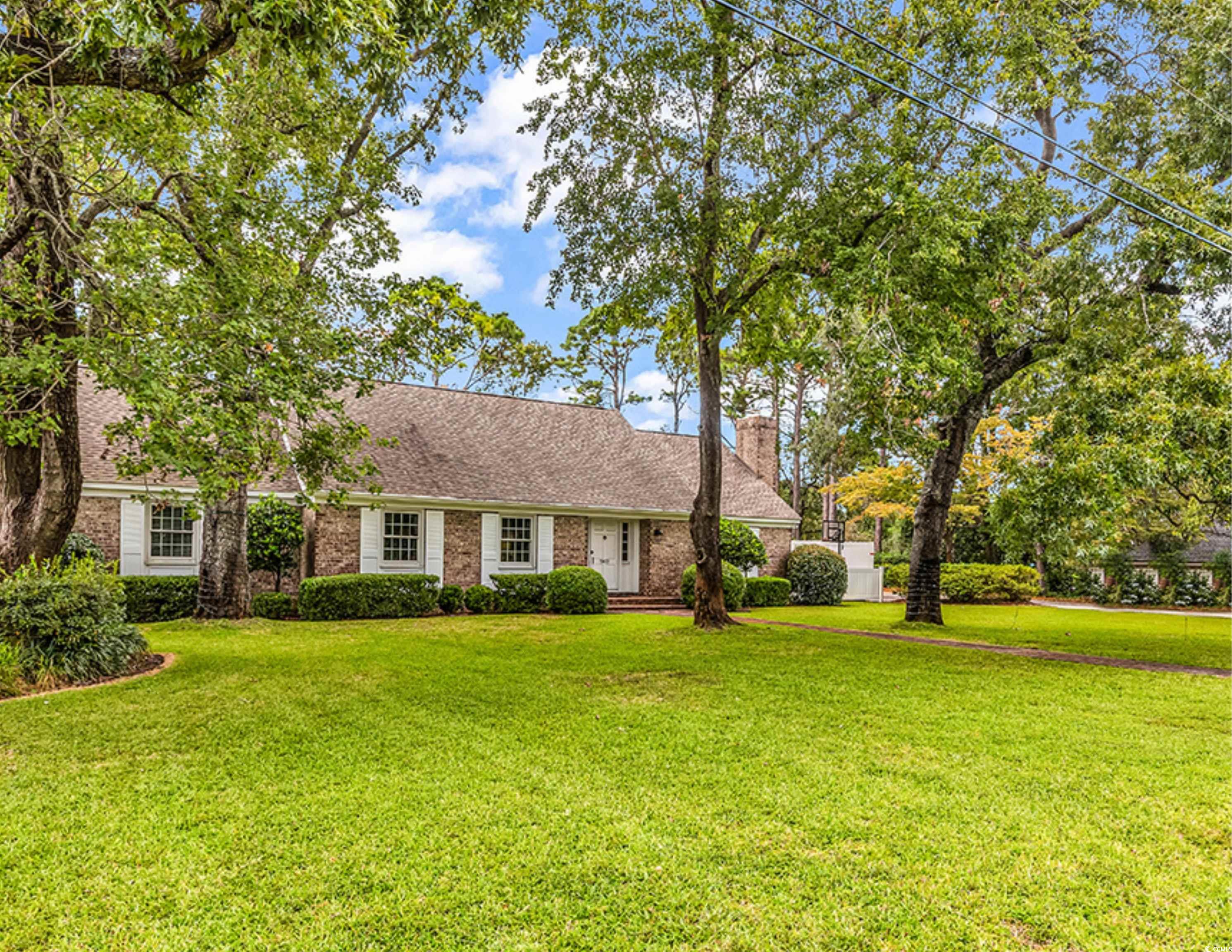 5803 Country Club Dr. Myrtle Beach, SC 29577