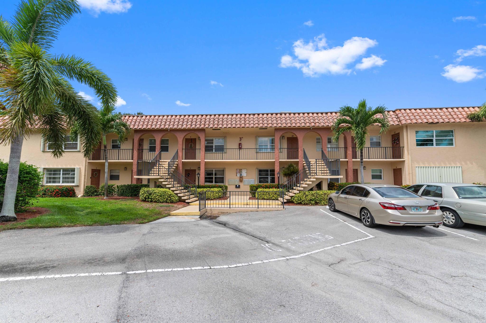 Welcome to De La Bahia Condo, a 55+ waterfront community perfectly set along the St. Lucie River. This 2-story condo offers a 2nd-floor unit with 1 bedroom, 1.5 bathrooms, and 685 sqft of living space. The interior features travertine tile in the dining, kitchen, and living areas, with laminate flooring in the bedroom. The kitchen is equipped with cabinets, a counter with bar seating, and flows into the open living space. The screened and covered balcony off the bedroom provides unobstructed river views and breathtaking sunsets over a tranquil parkland setting. Enjoy the ultimate boating lifestyle with a dock available for use, ocean access, and no fixed bridges! Community amenities include a pool, clubhouse, yacht club, social groups, dances, and group adventures. All within minutes of downtown Stuart, beaches, shopping, dining and more!