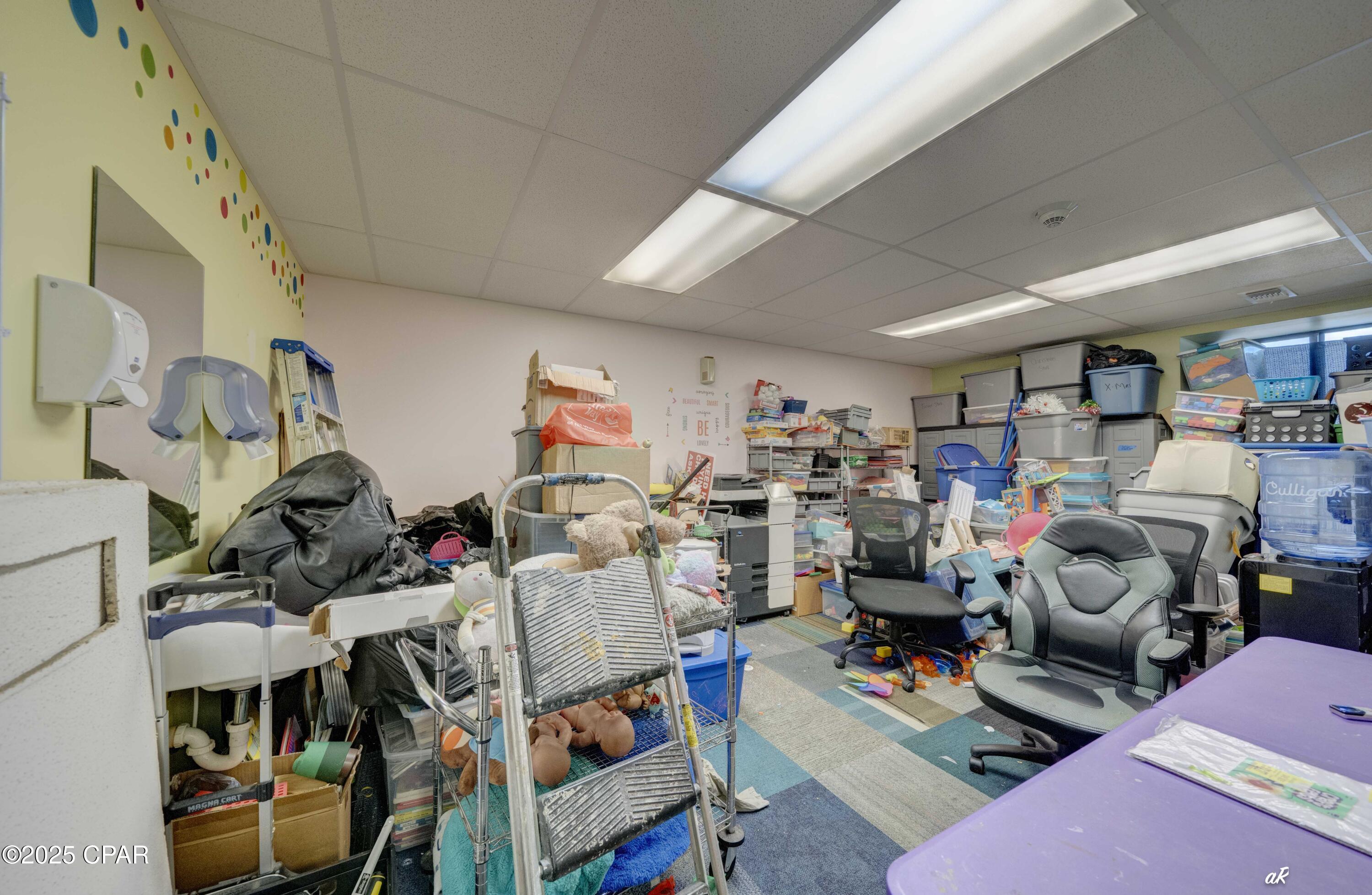 Omkyjeh4sg_zev_stol13re6msuu2a_z0jtl_oxbj3w