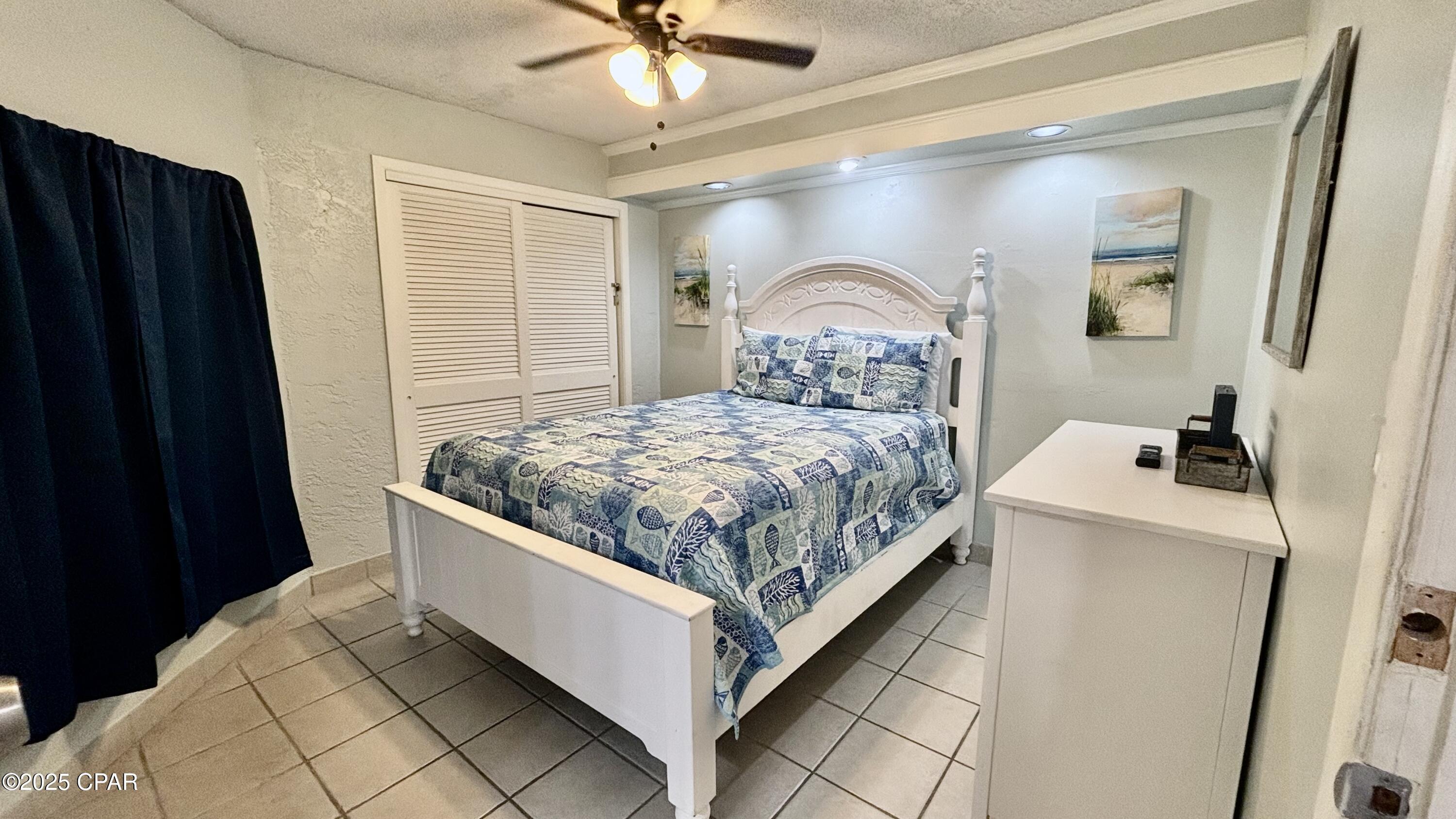 Image 3 For 8727 Thomas Drive D5