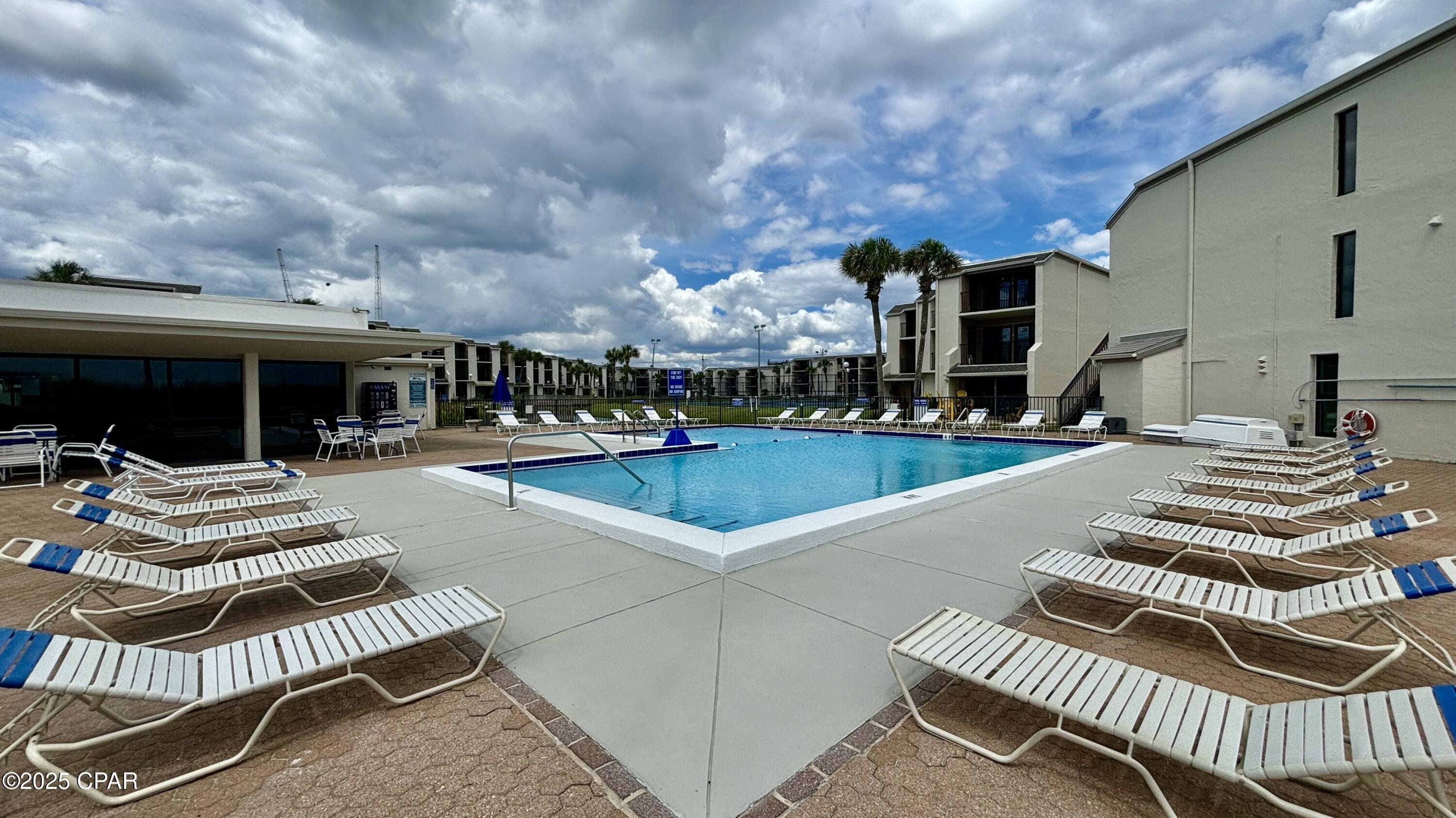 Image 44 For 8727 Thomas Drive D5