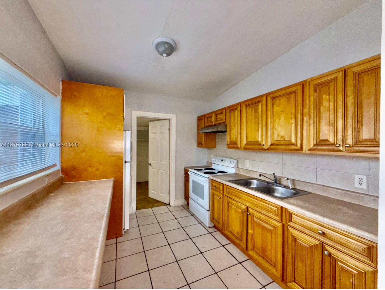 Property photo # 4