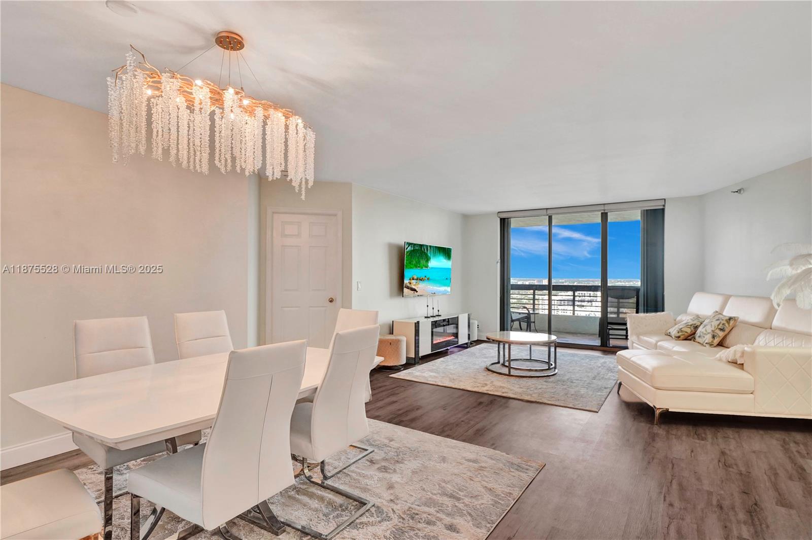 Mystic Pointe Tower 400 C