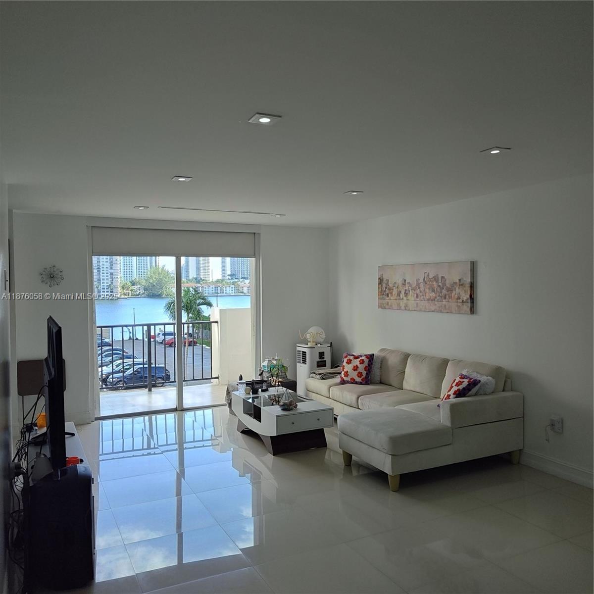 Property photo # 0