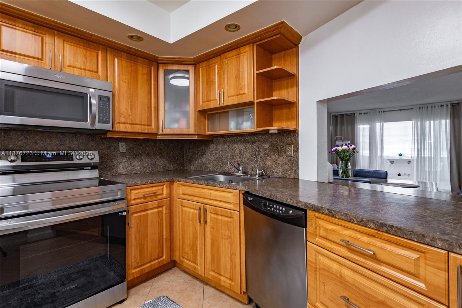 Jade Winds Group-Daisy Ga