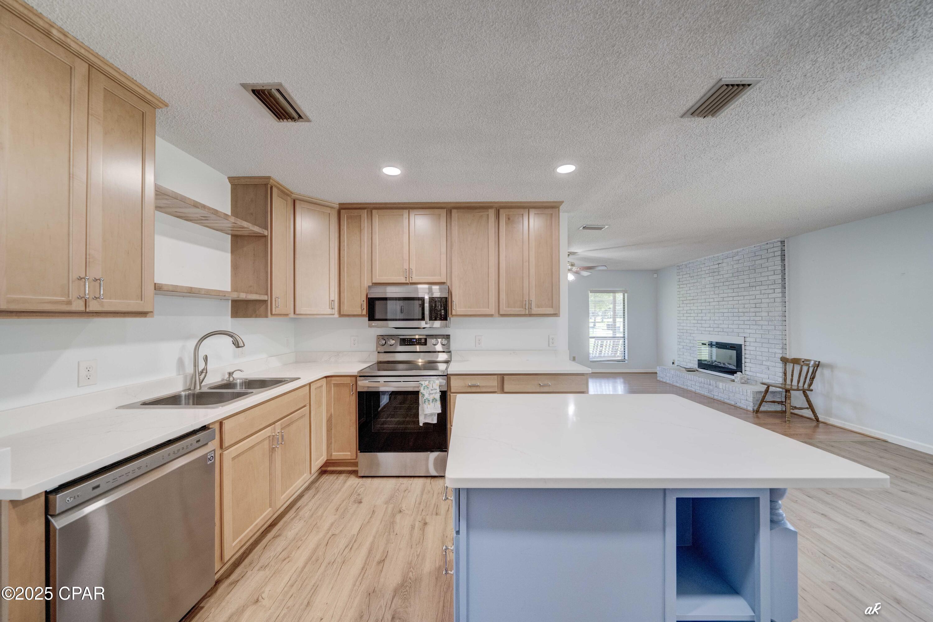 7oj1p4jkuowrlygftdnim4wz_krqplwhds Gltn1ydm