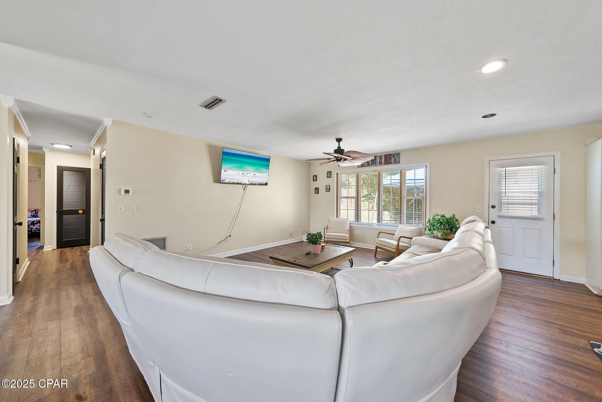 Eom1mosaax4hydya9cvzoh Cfah0p1syt_d6rgqgugy