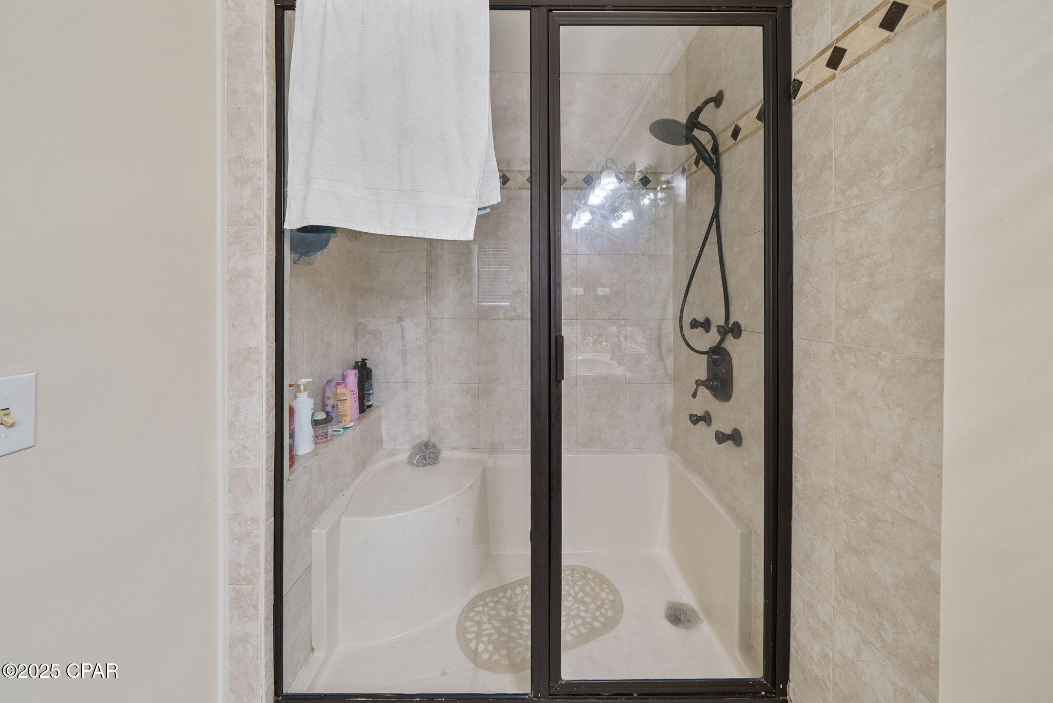 Qip G0cuxni Bm0xiufcg3cqayzkxwgkbwvqomkxnnu