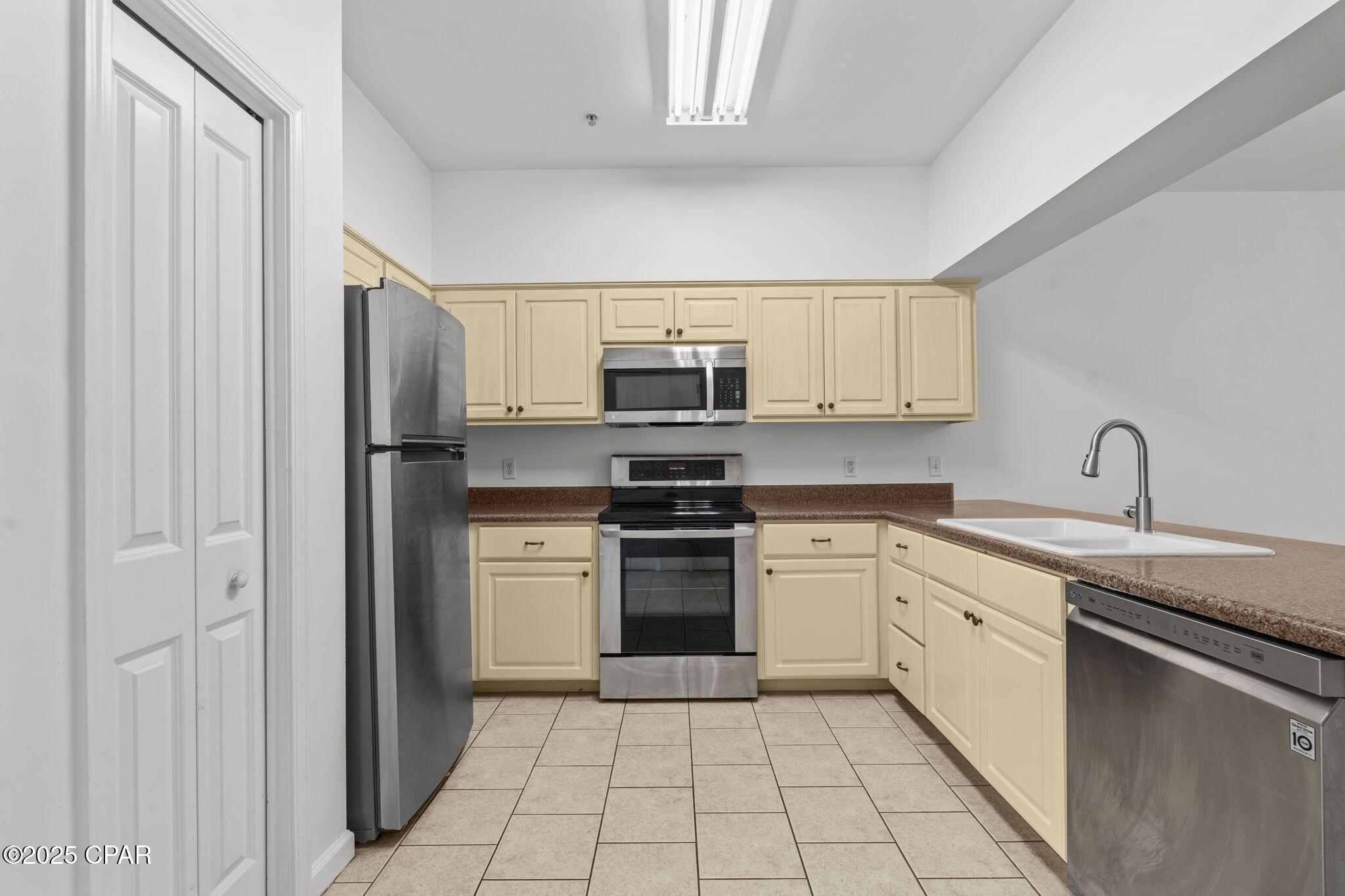 Webrsxhmklp_agwiyyhjgoaca8x7e_0ca9ageylrnja