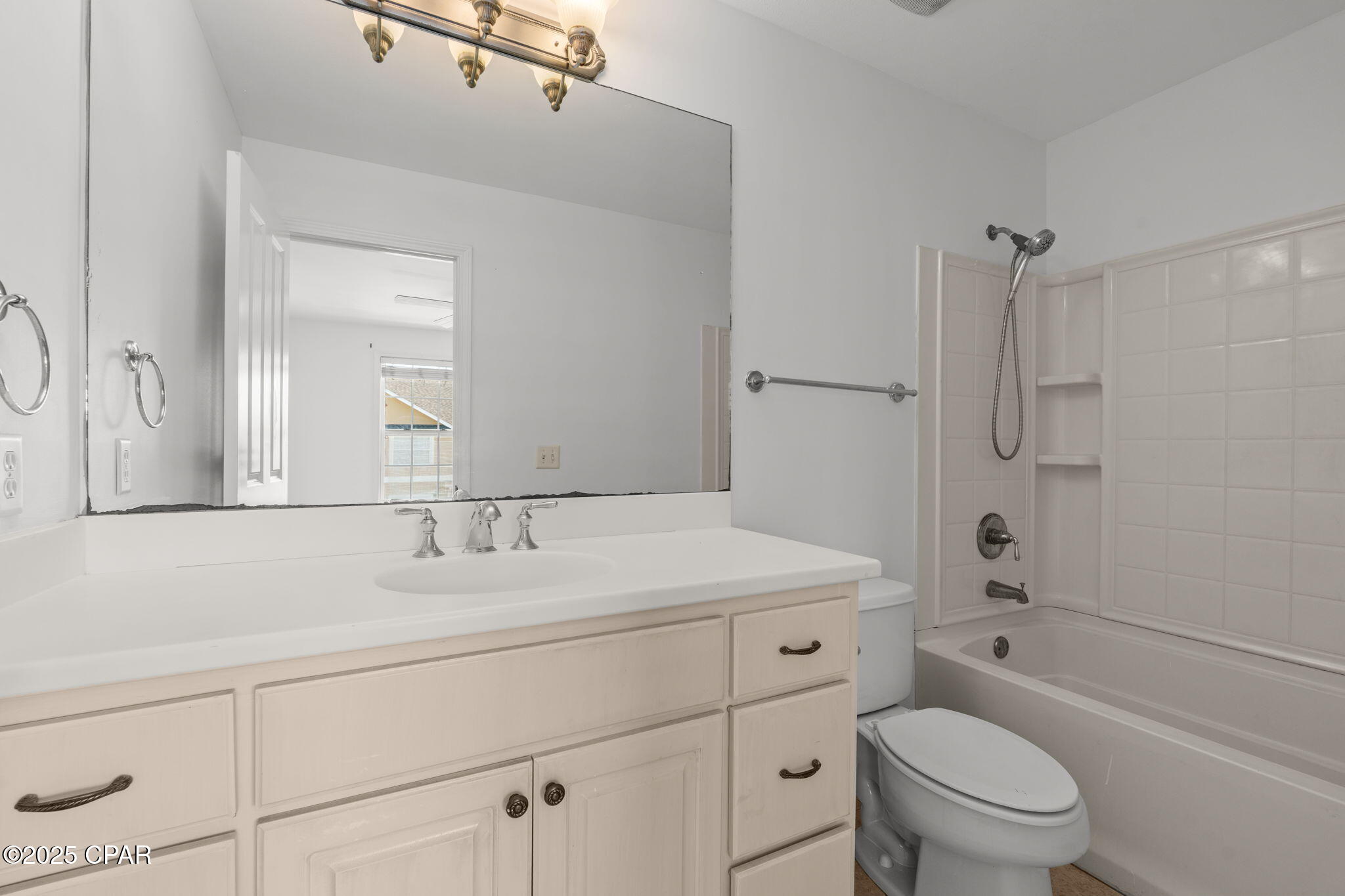 Hmmxvfvqxboutiaydiakawxp9qsoet3sktd1n6lucy4