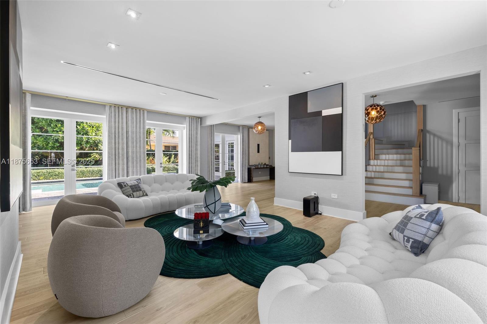 2887 Pine Tree Dr, Miami Beach, Florida 33140