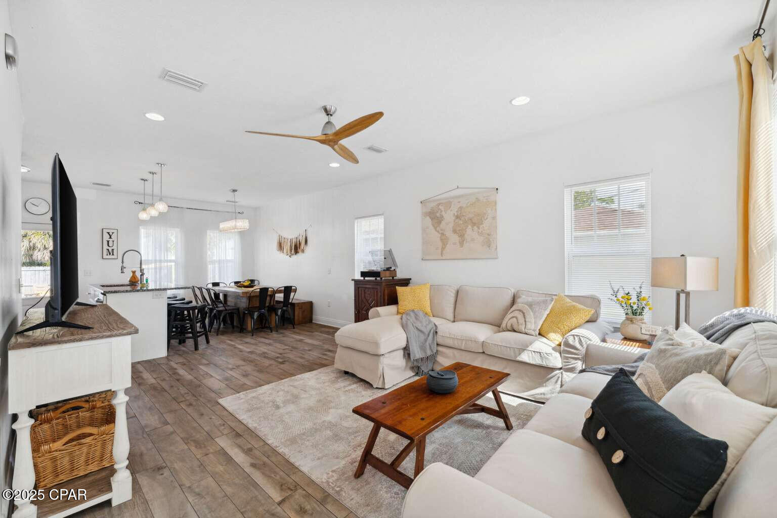 Image 3 For 423 Sea Breeze Drive